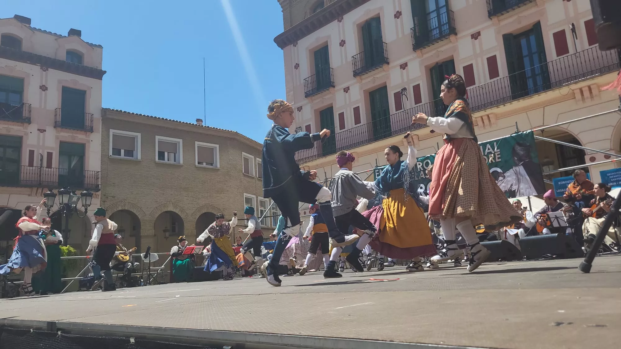Encuentro de Escuelas de Folclore José Rodríguez en Huesca