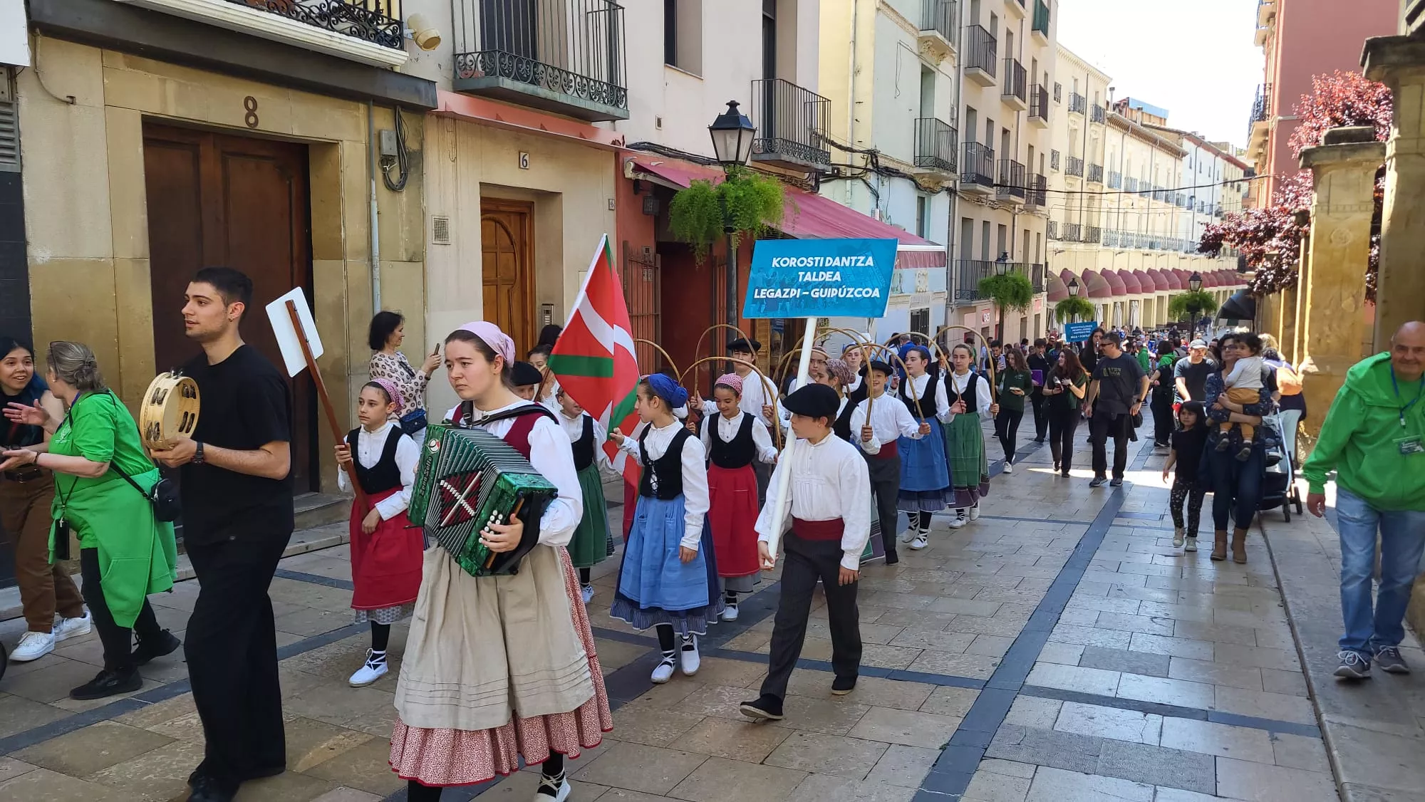 Encuentro de Escuelas de Folclore José Rodríguez en Huesca