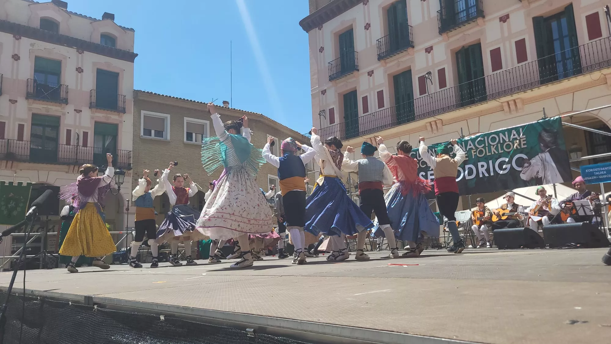 Encuentro de Escuelas de Folclore José Rodríguez en Huesca