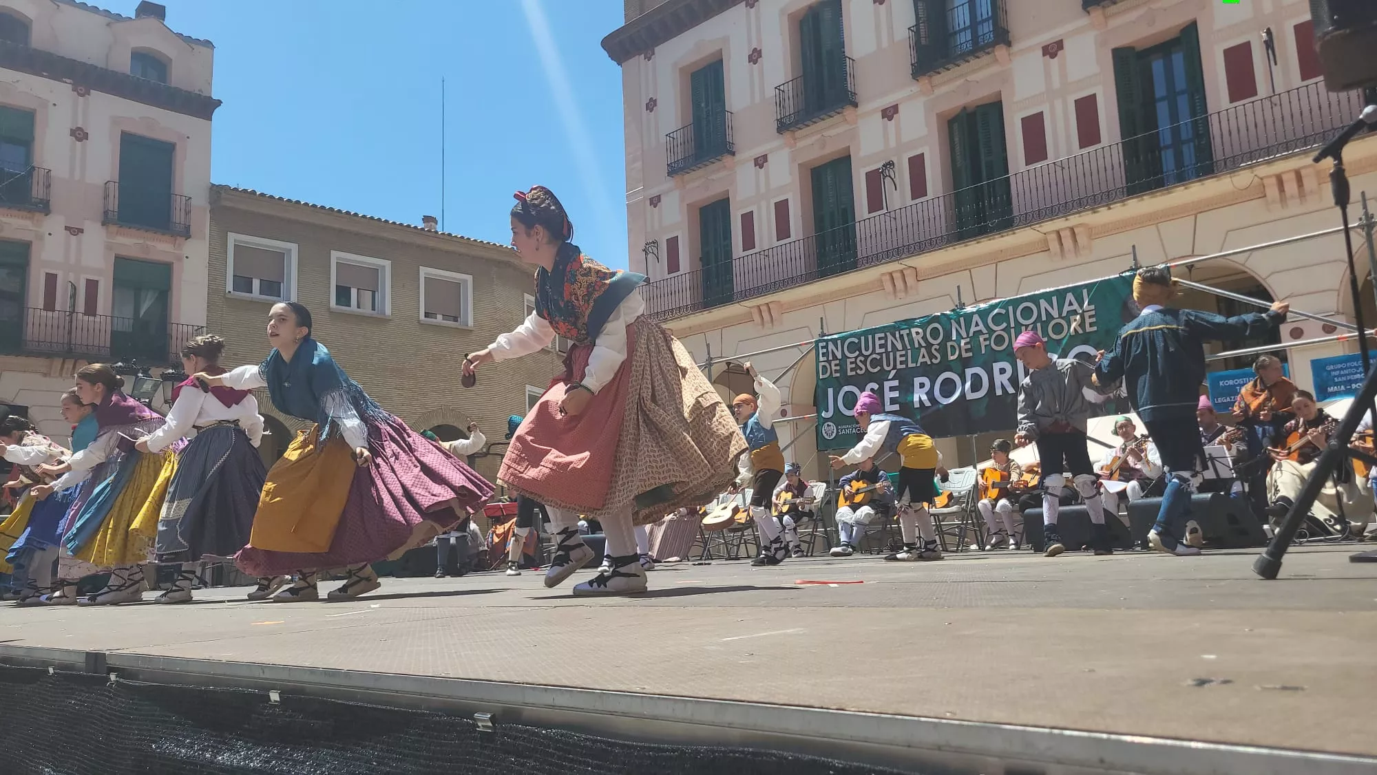 Encuentro de Escuelas de Folclore José Rodríguez en Huesca