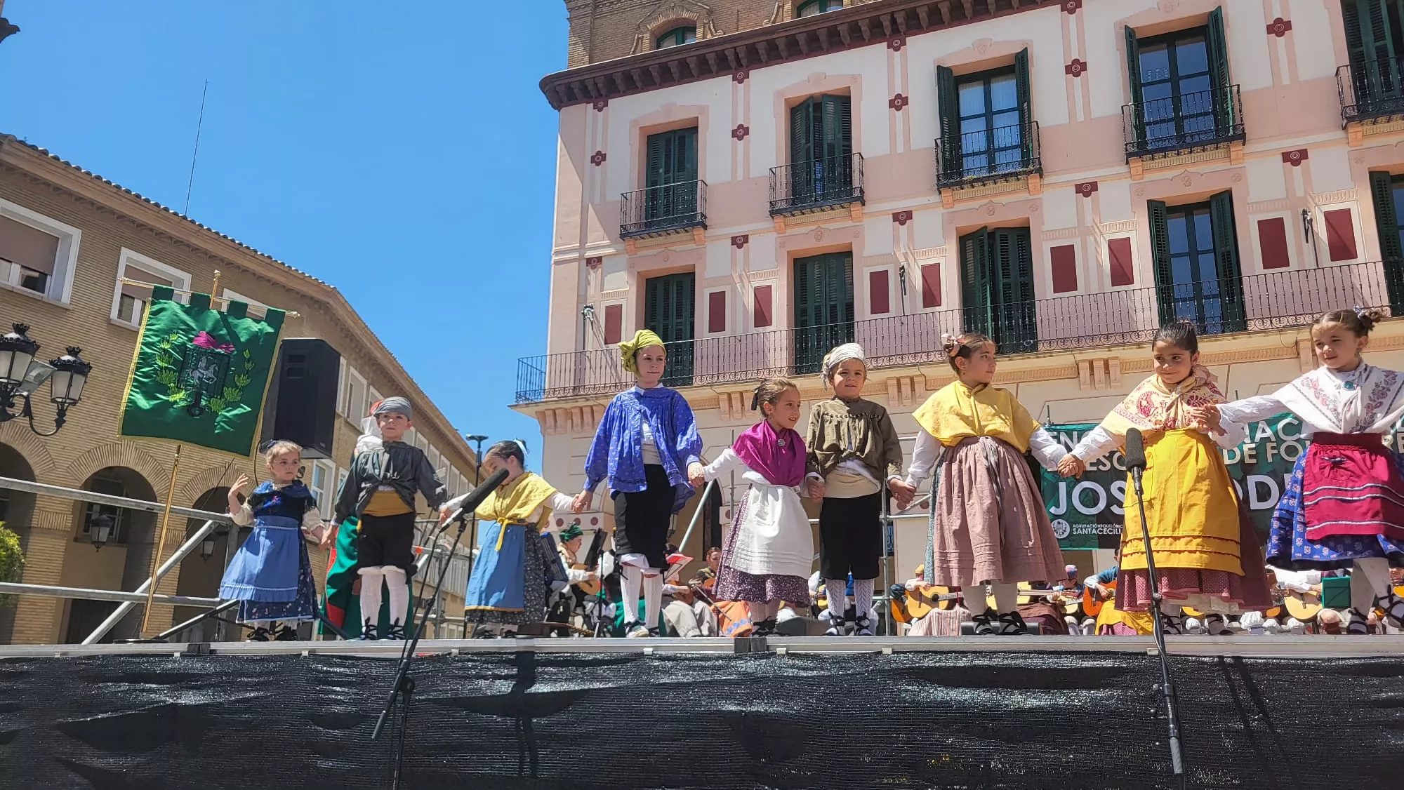 Encuentro de Escuelas de Folclore José Rodríguez en Huesca