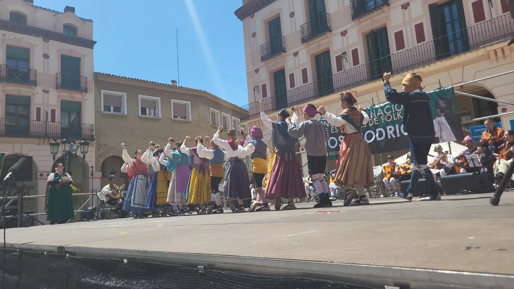 Encuentro de Escuelas de Folclore José Rodríguez en Huesca
