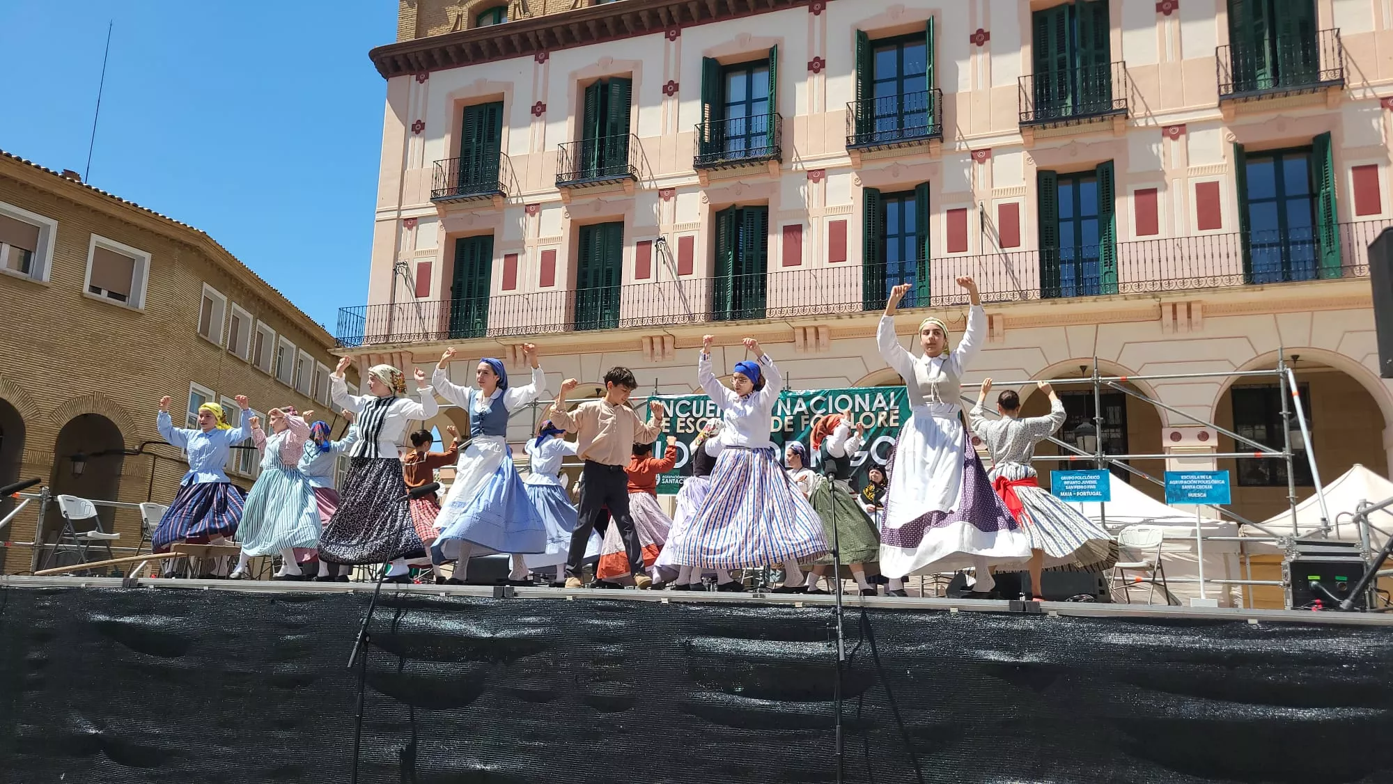 Encuentro de Escuelas de Folclore José Rodríguez en Huesca