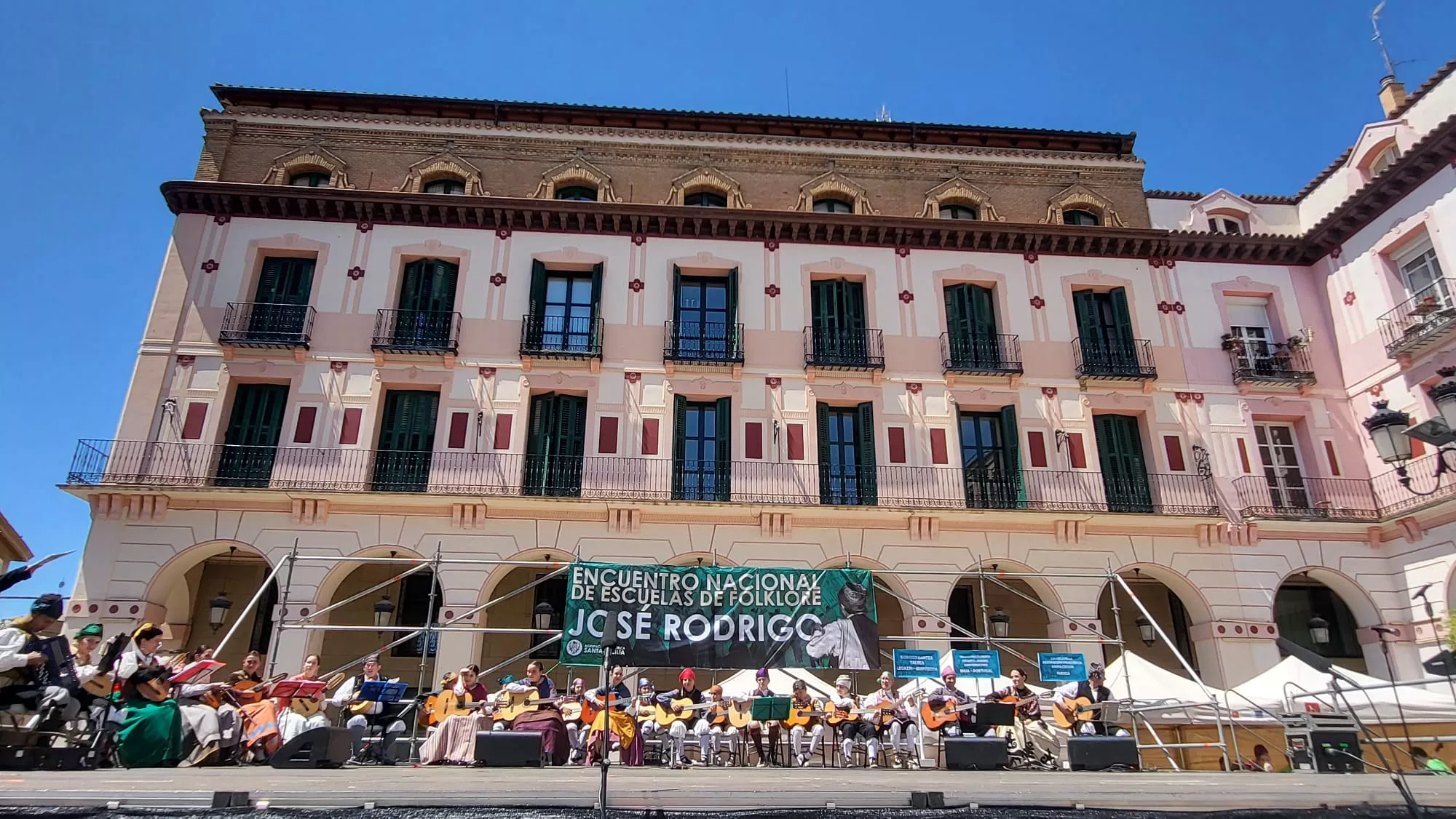 Encuentro de Escuelas de Folclore José Rodríguez en Huesca