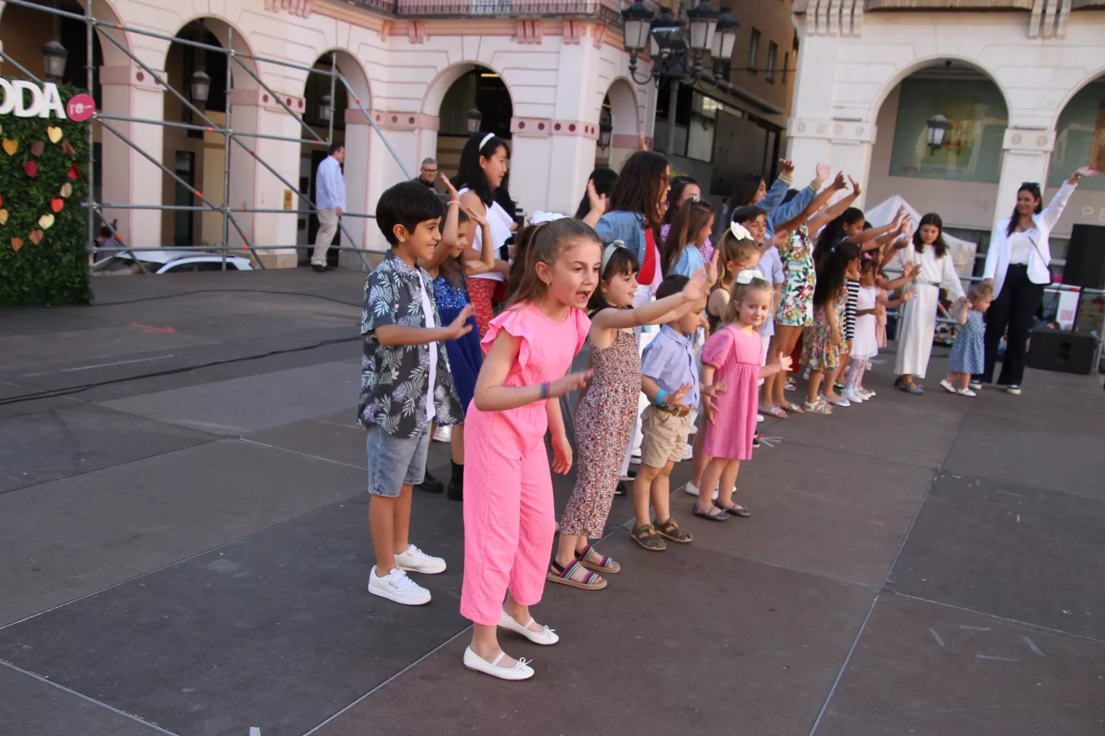 Encuentro de Escuelas de Folclore José Rodríguez en Huesca