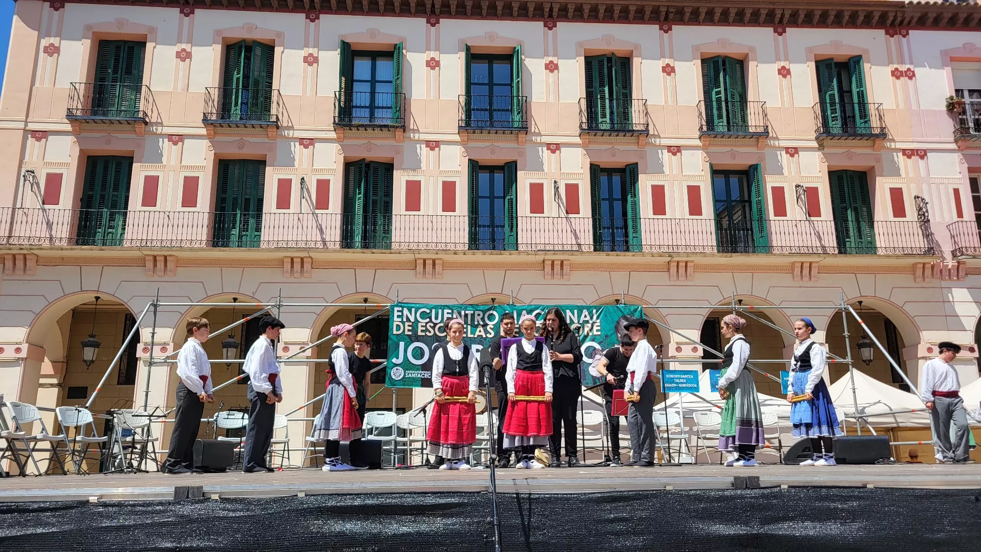Encuentro de Escuelas de Folclore José Rodríguez en Huesca
