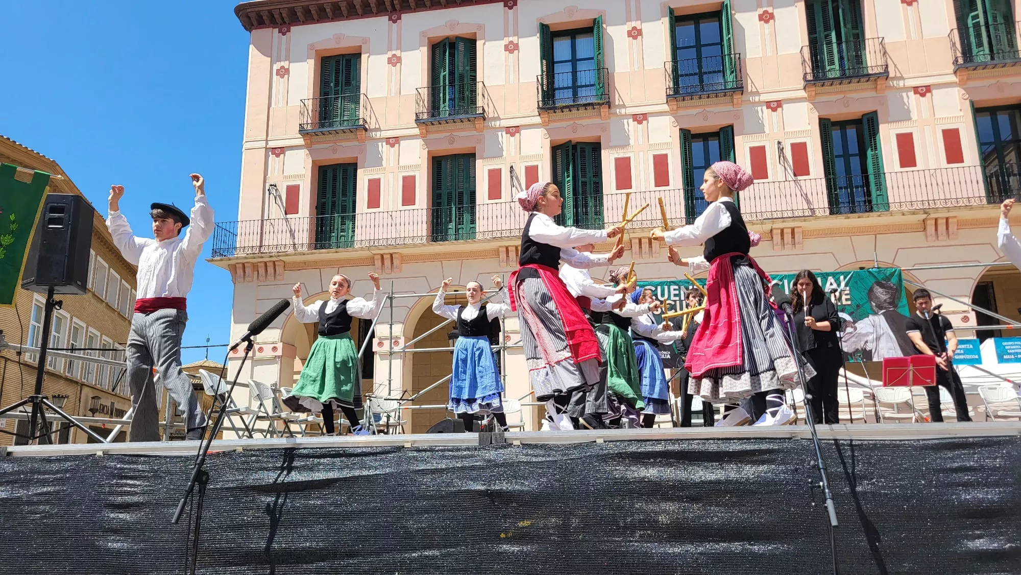 Encuentro de Escuelas de Folclore José Rodríguez en Huesca