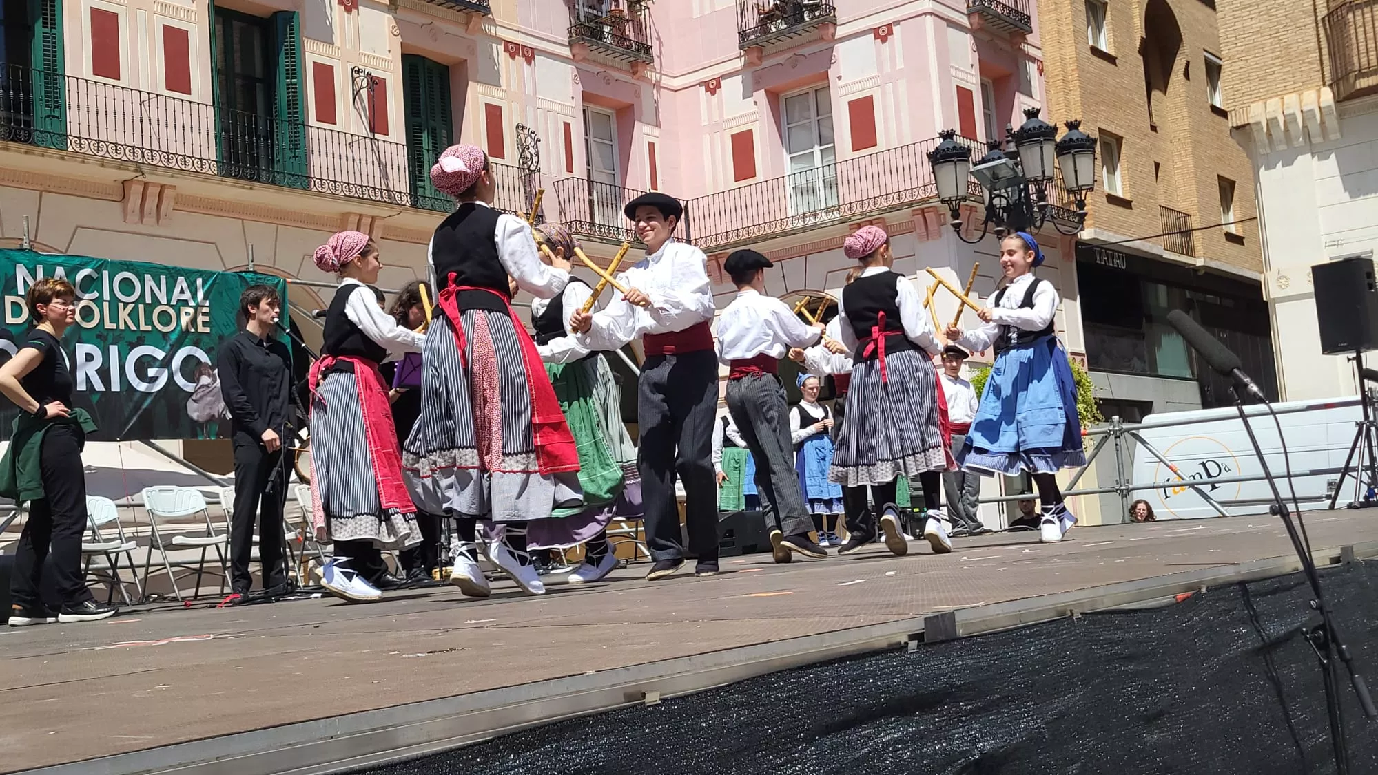 Encuentro de Escuelas de Folclore José Rodríguez en Huesca