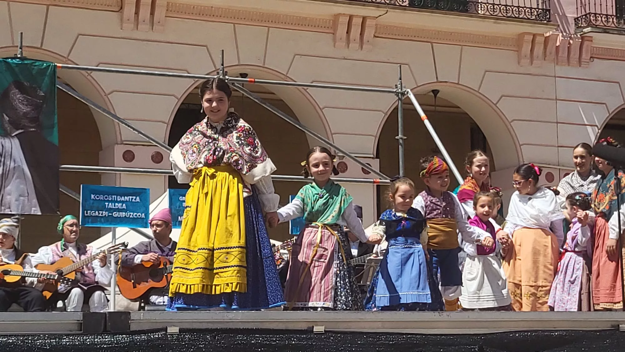 Encuentro de Escuelas de Folclore José Rodríguez en Huesca