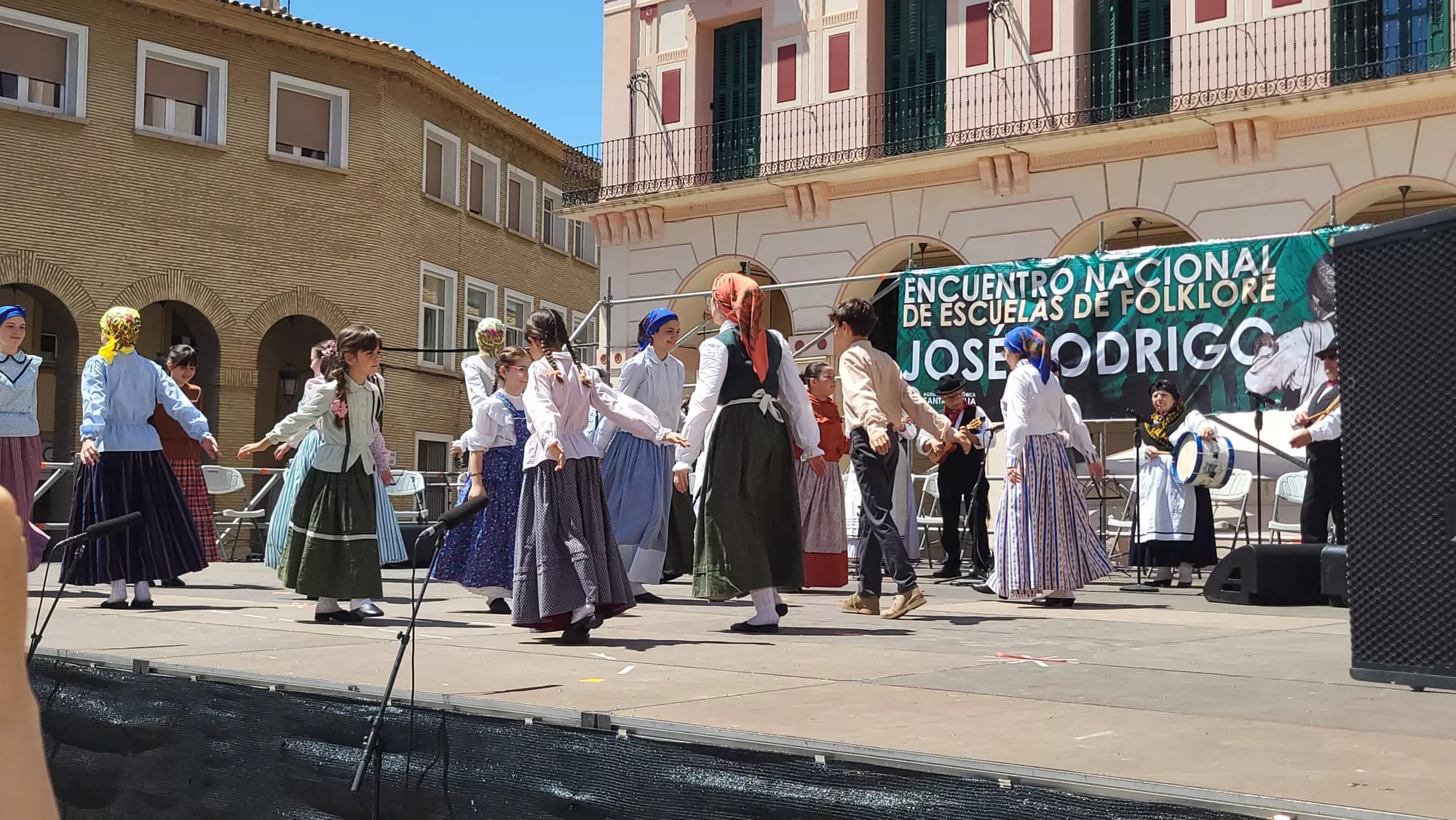 Encuentro de Escuelas de Folclore José Rodríguez en Huesca