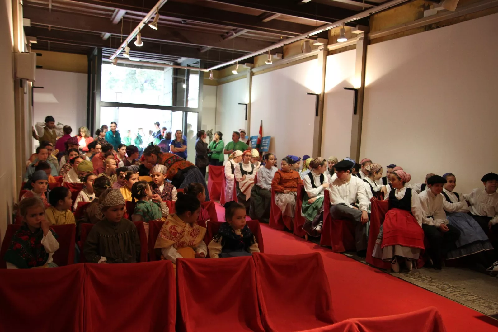Encuentro de Escuelas de Folclore José Rodríguez en Huesca. Foto Carlos Neofato
