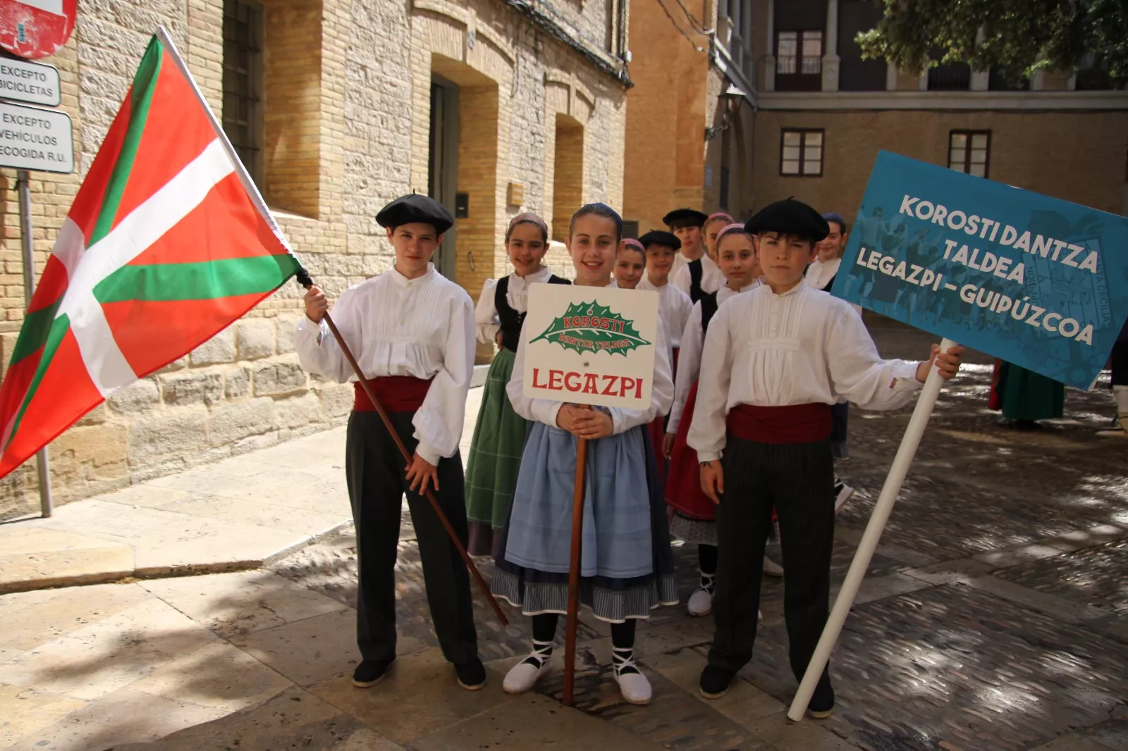 Encuentro de Escuelas de Folclore José Rodríguez en Huesca. Foto Carlos Neofato
