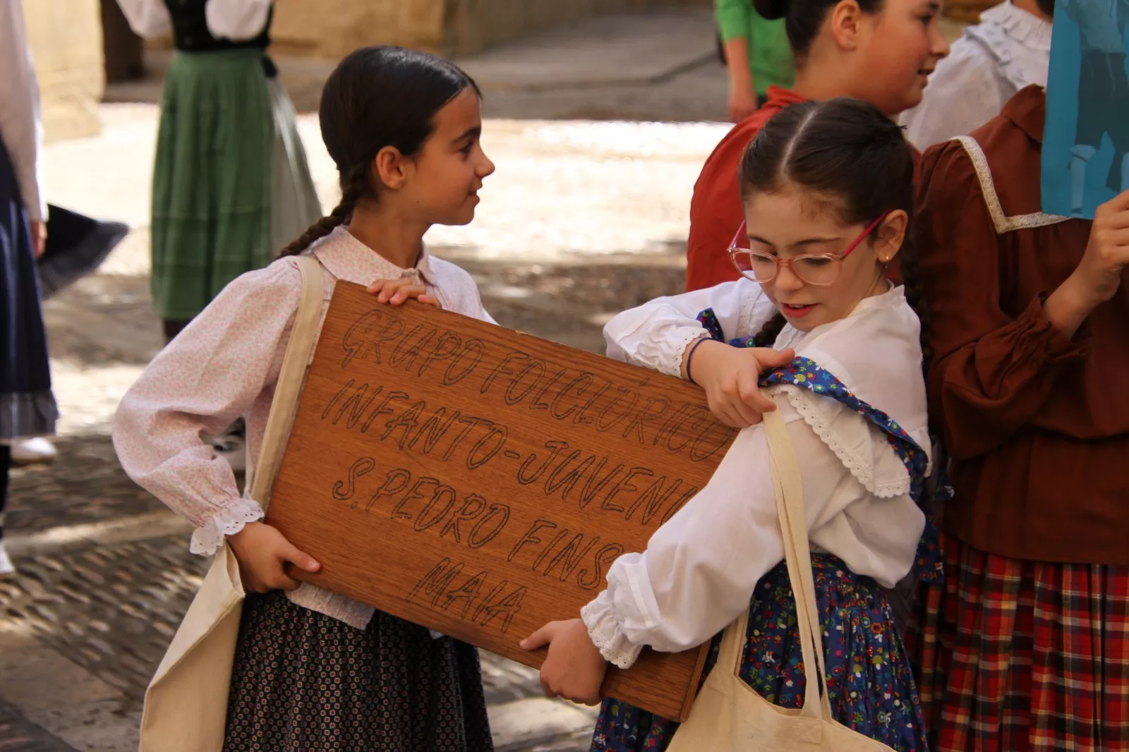Encuentro de Escuelas de Folclore José Rodríguez en Huesca. Foto Carlos Neofato
