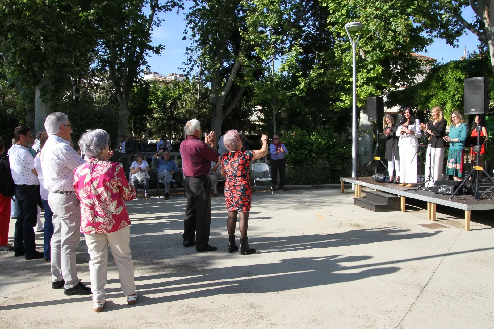 Sácame a Bailar versión verano en el Parque de Huesca. Foto Carlos Neofato