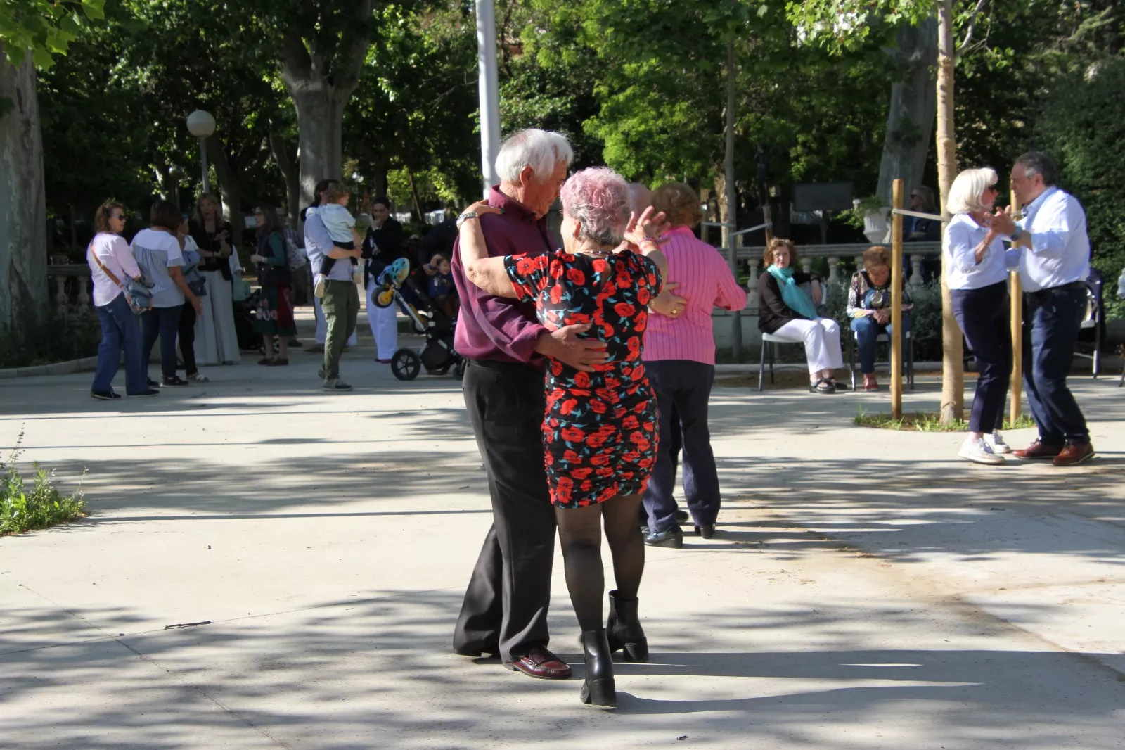 Sácame a Bailar versión verano en el Parque de Huesca. Foto Carlos Neofato