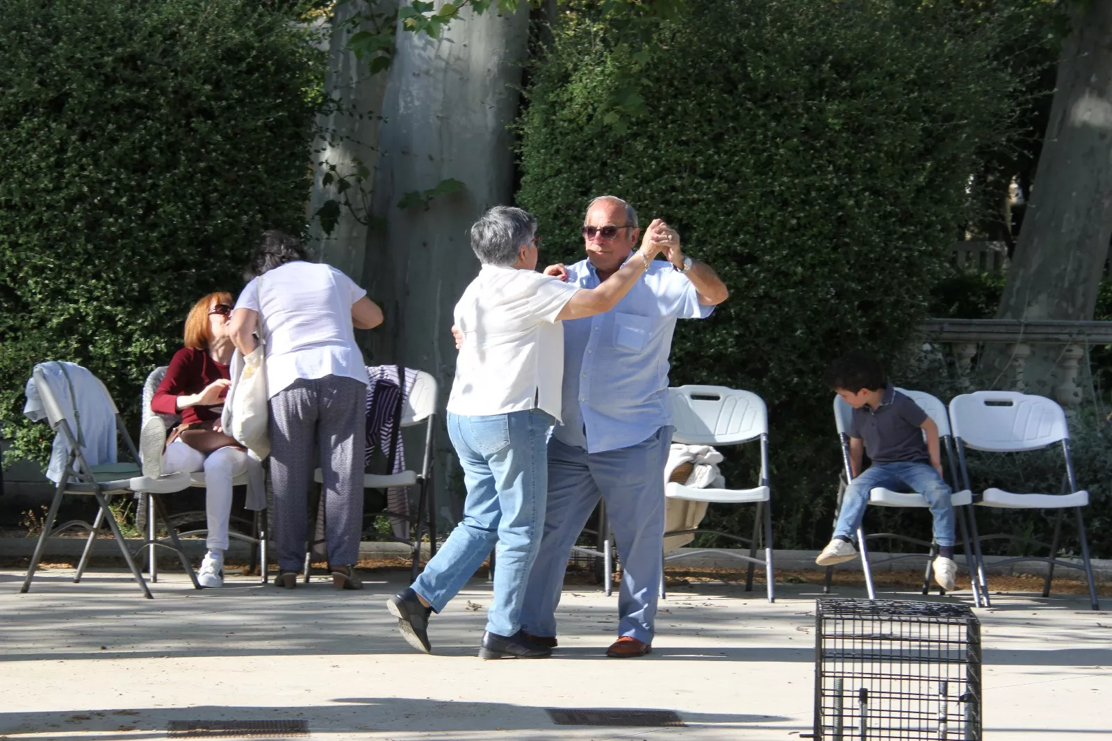 Sácame a Bailar versión verano en el Parque de Huesca. Foto Carlos Neofato