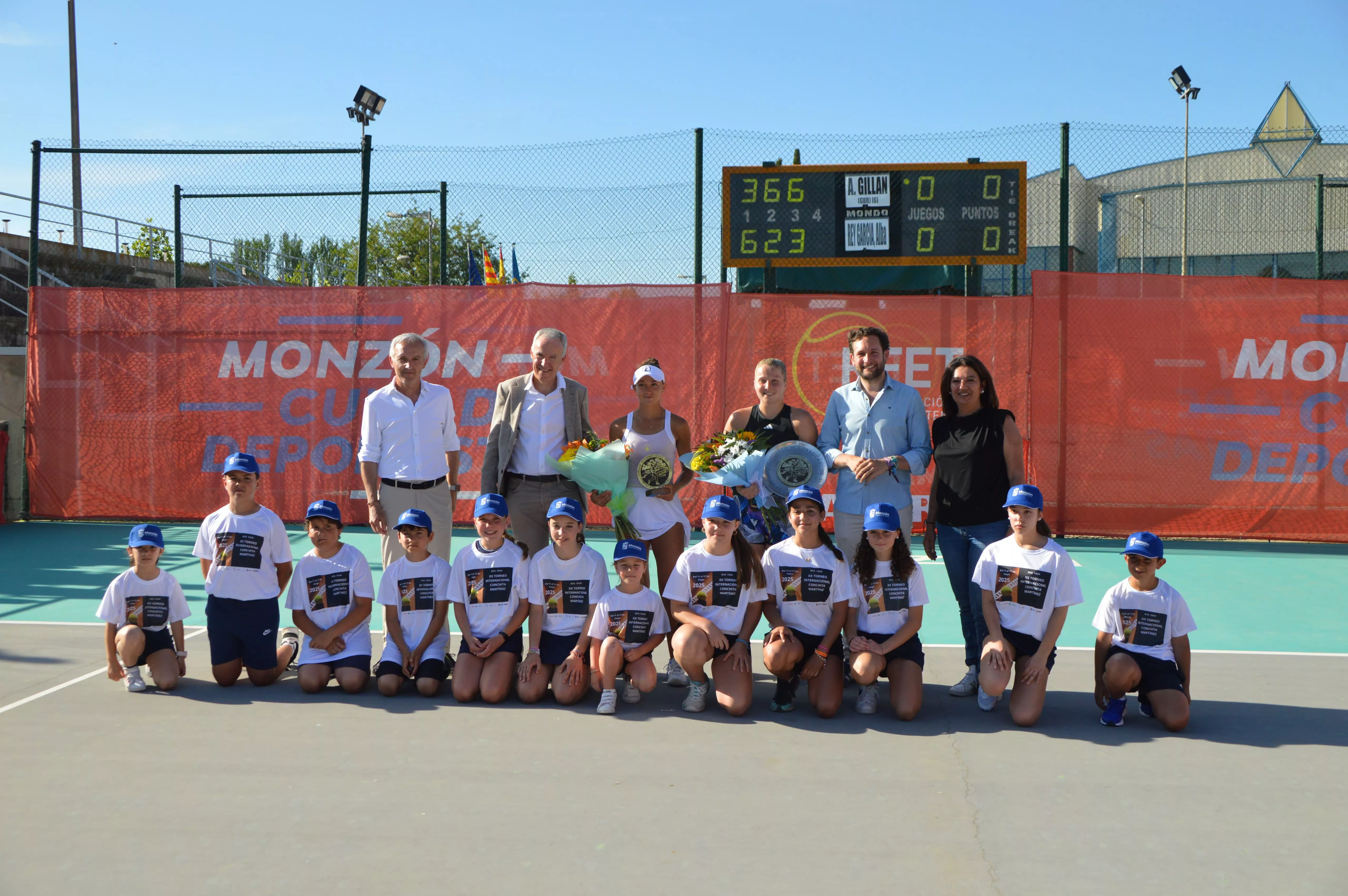 Foto de familia de las finalistas del torneo individual Foto de familia de las finalistas del torneo individual