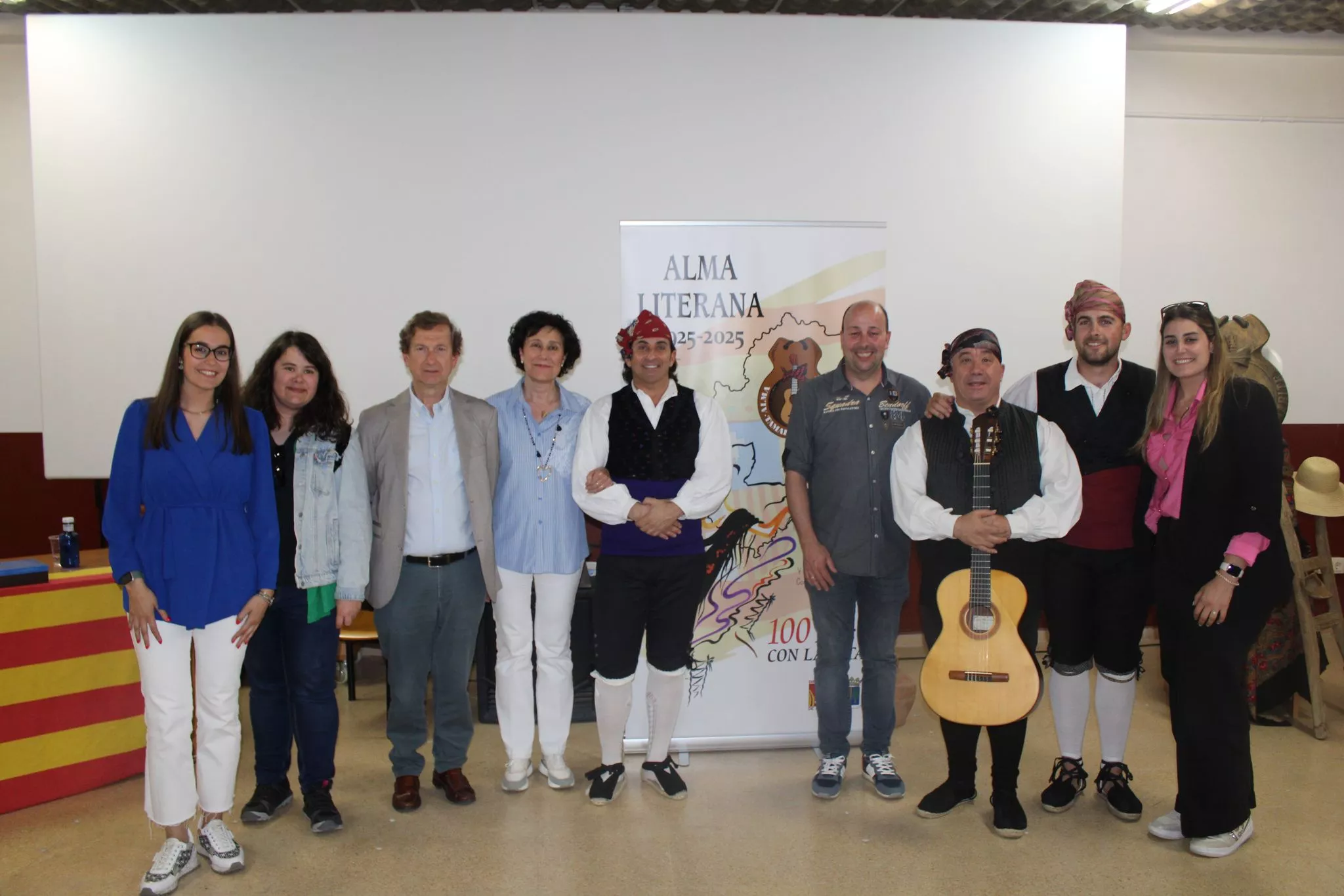 Participantes en la jornada del centenario de Alma Literana.
