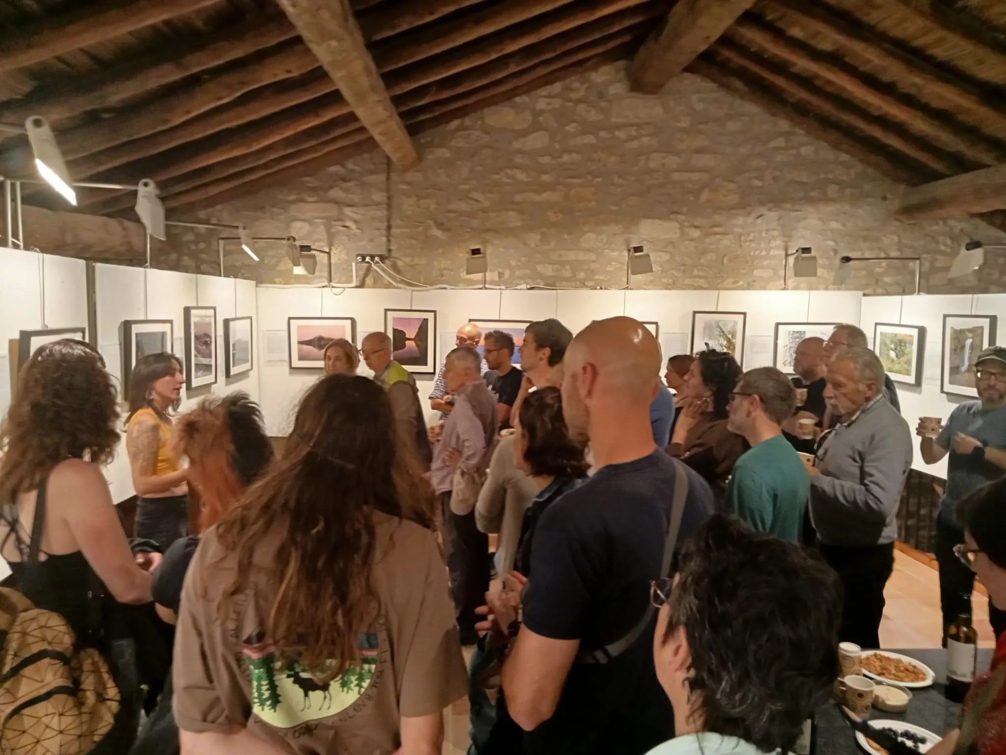 Gran expectación en la inauguración.