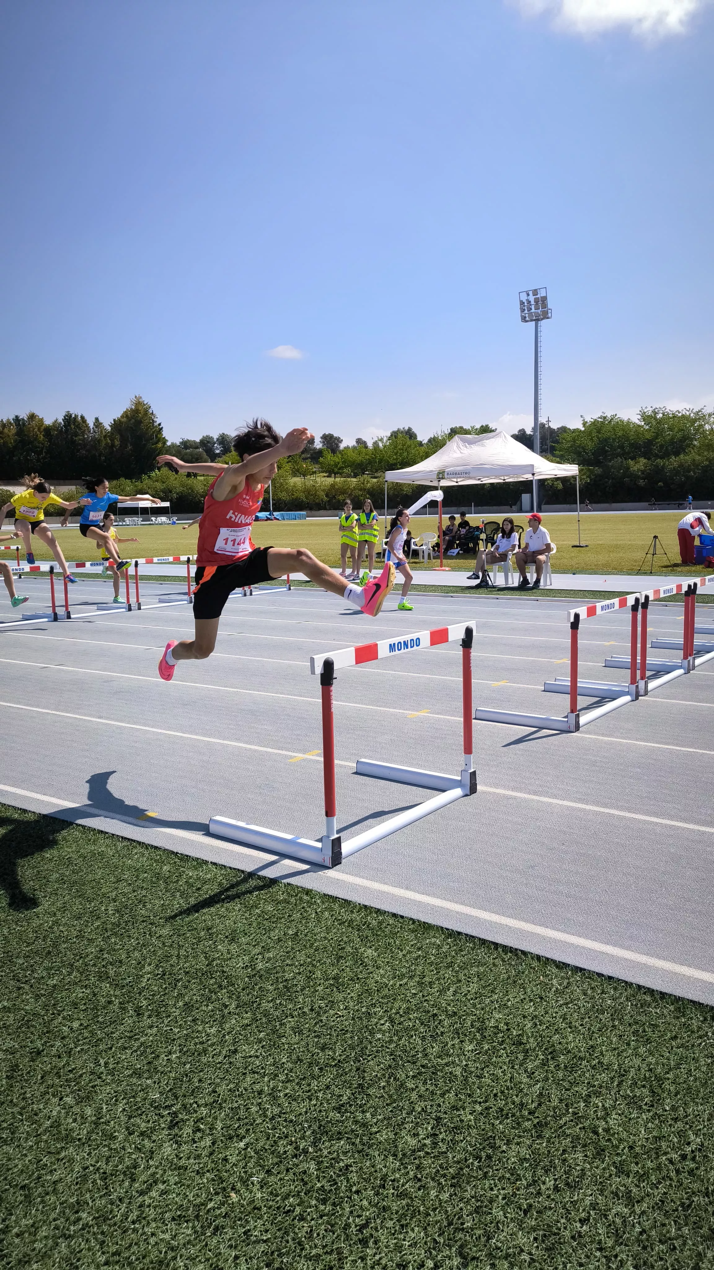 Alvaro González gana triatlon