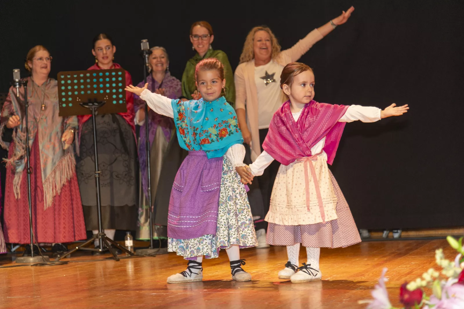 Presentación de las mairalesas de Tardienta 2025. Foto Guara Fotografía