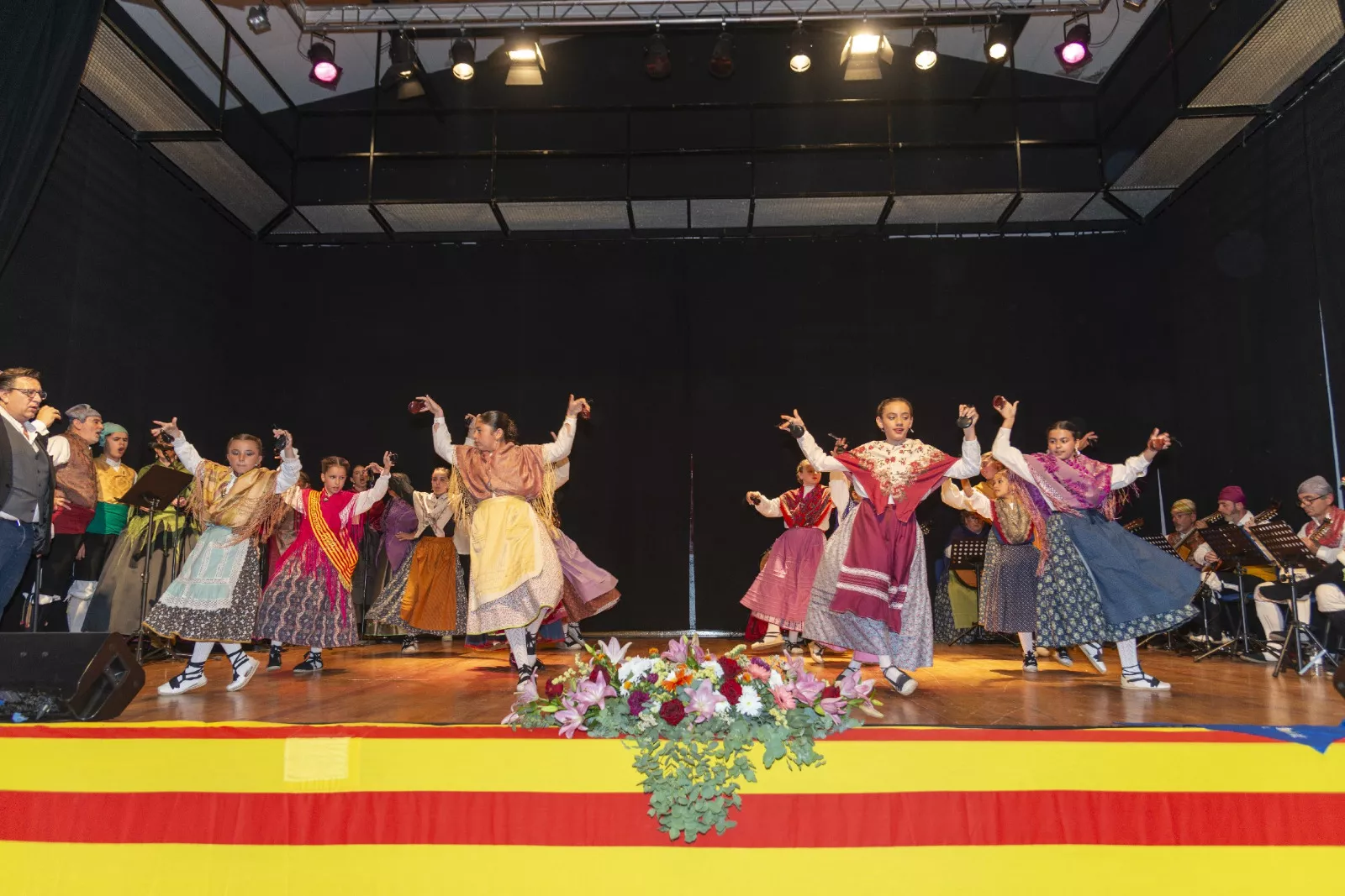 Presentación de las mairalesas de Tardienta 2025. Foto Guara Fotografía