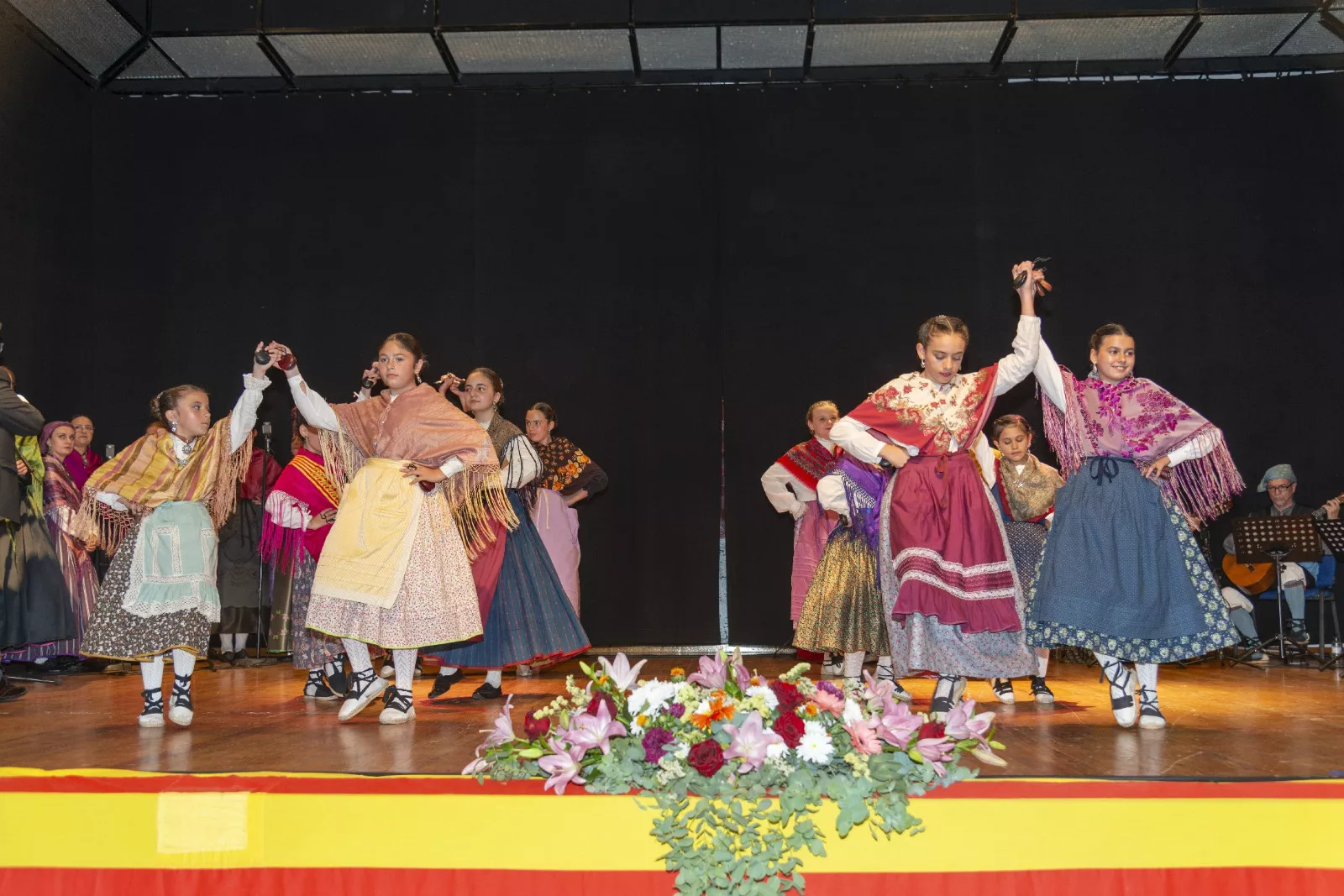 Presentación de las mairalesas de Tardienta 2025. Foto Guara Fotografía
