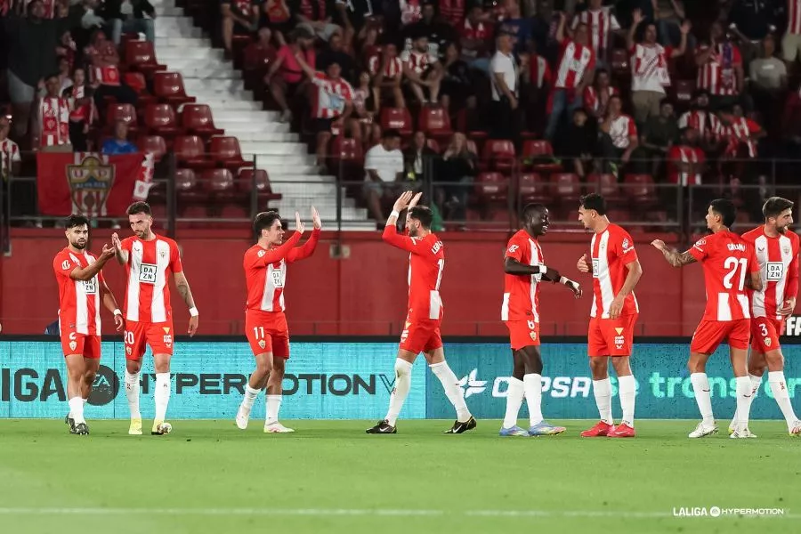 La victoria del Almería deja al Huesca a cuatro puntos del playoff