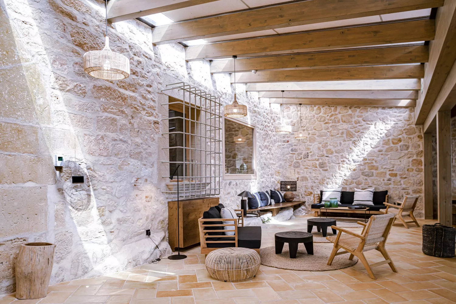 Hotel en Monroyo por el que han premiado a Edra Arquitectura KM0 de Ángels Castelarnau. Foto Xavier d'Arquer