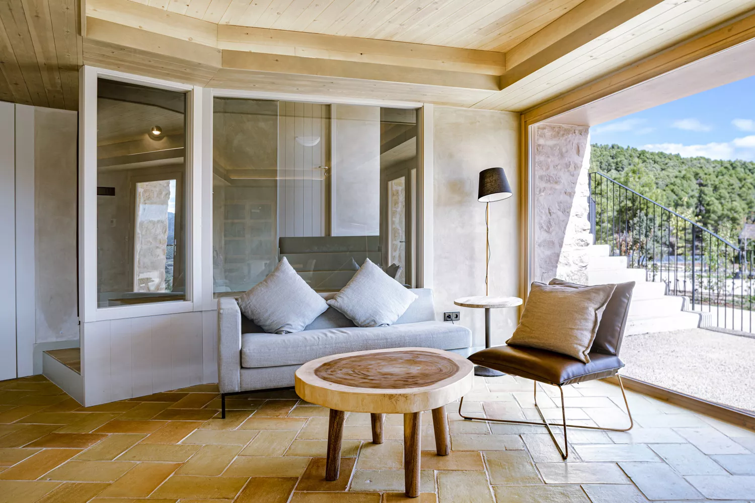 Hotel en Monroyo por el que han premiado a Edra Arquitectura KM0 de Ángels Castelarnau. Foto Xavier d'Arquer