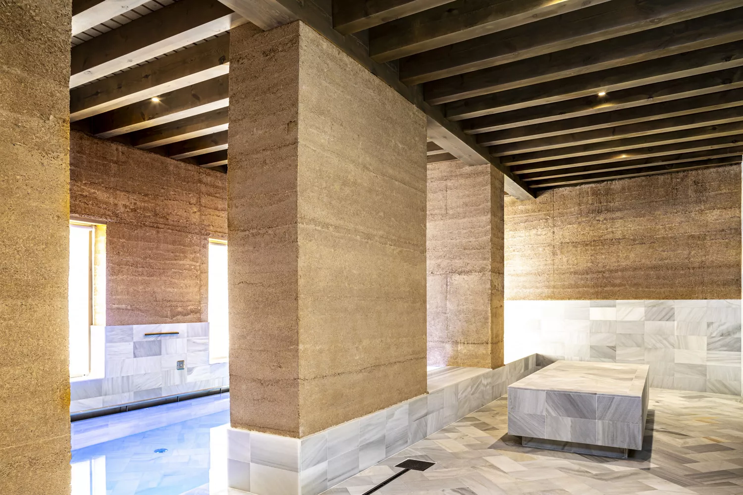 Hotel en Monroyo por el que han premiado a Edra Arquitectura KM0 de Ángels Castelarnau. Foto Xavier d'Arquer