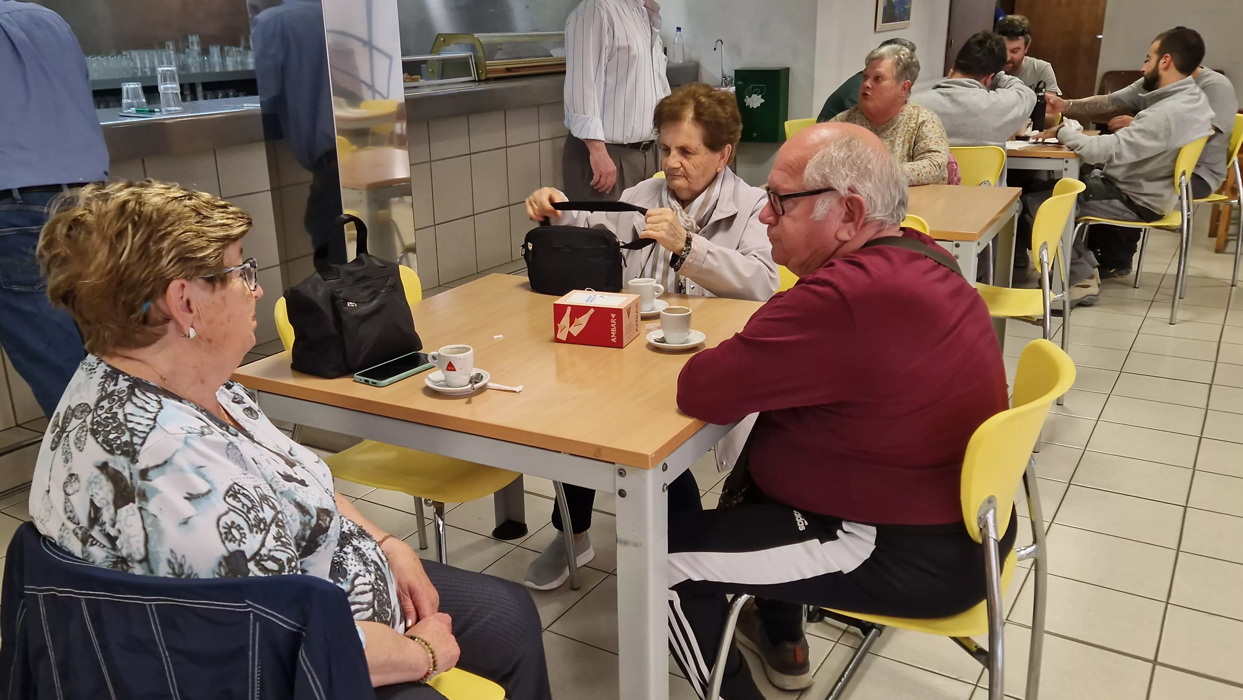 Visita de la consejera Susín al Hogar de Personas Mayores de Huesca. Foto Myriam Martínez