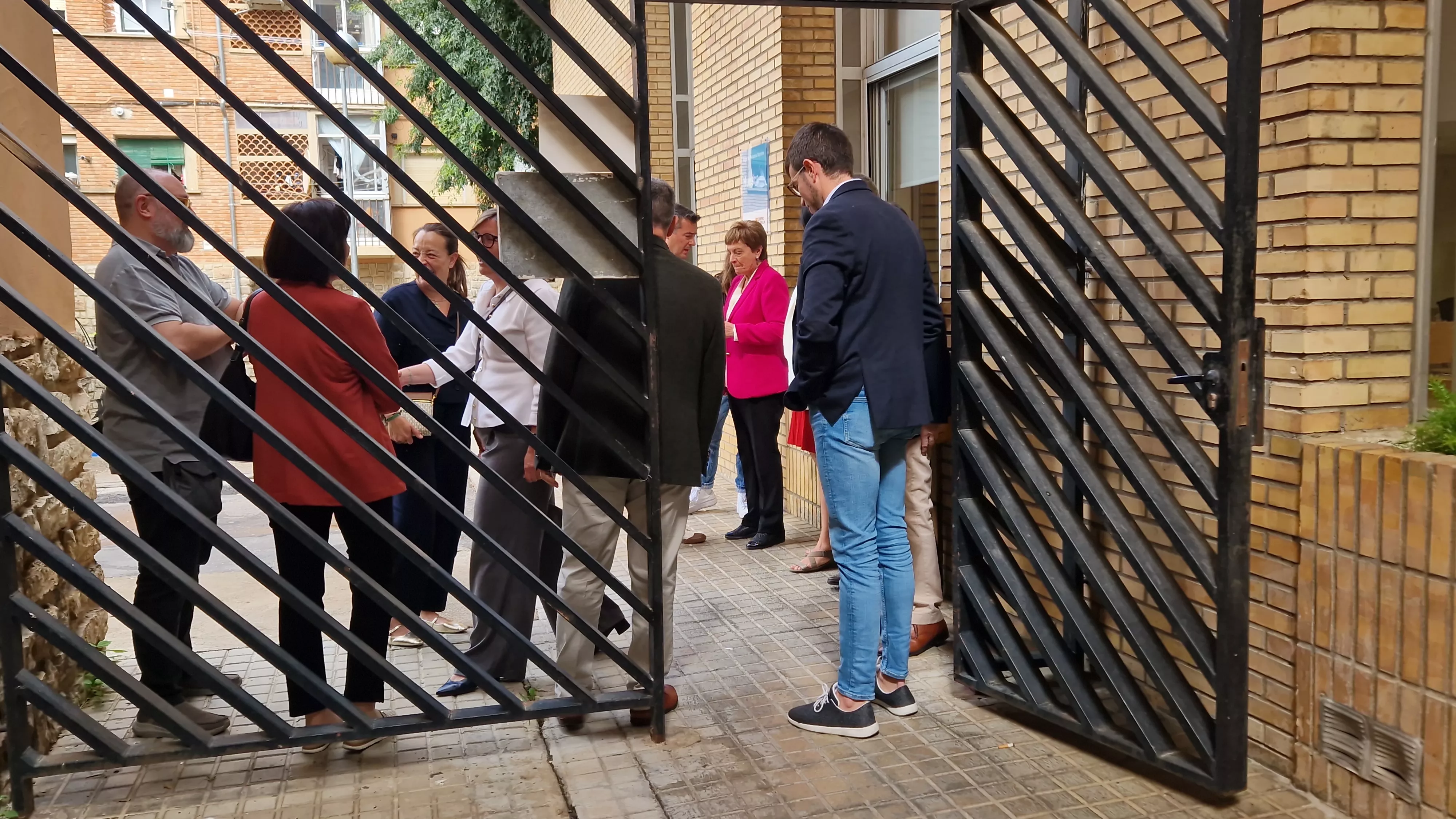 Visita de la consejera Susín al Hogar de Personas Mayores de Huesca. Foto Myriam Martínez