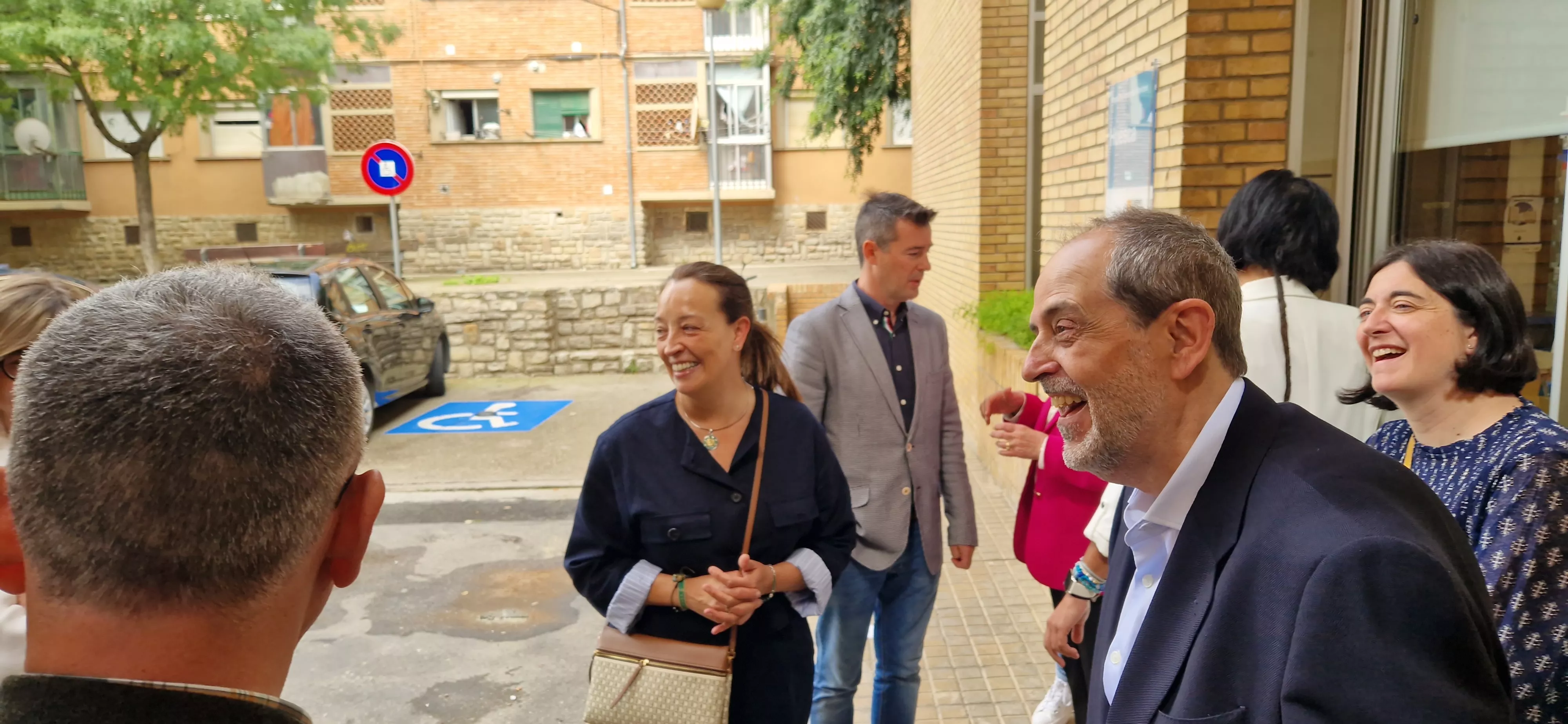 Visita de la consejera Susín al Hogar de Personas Mayores de Huesca. Foto Myriam Martínez