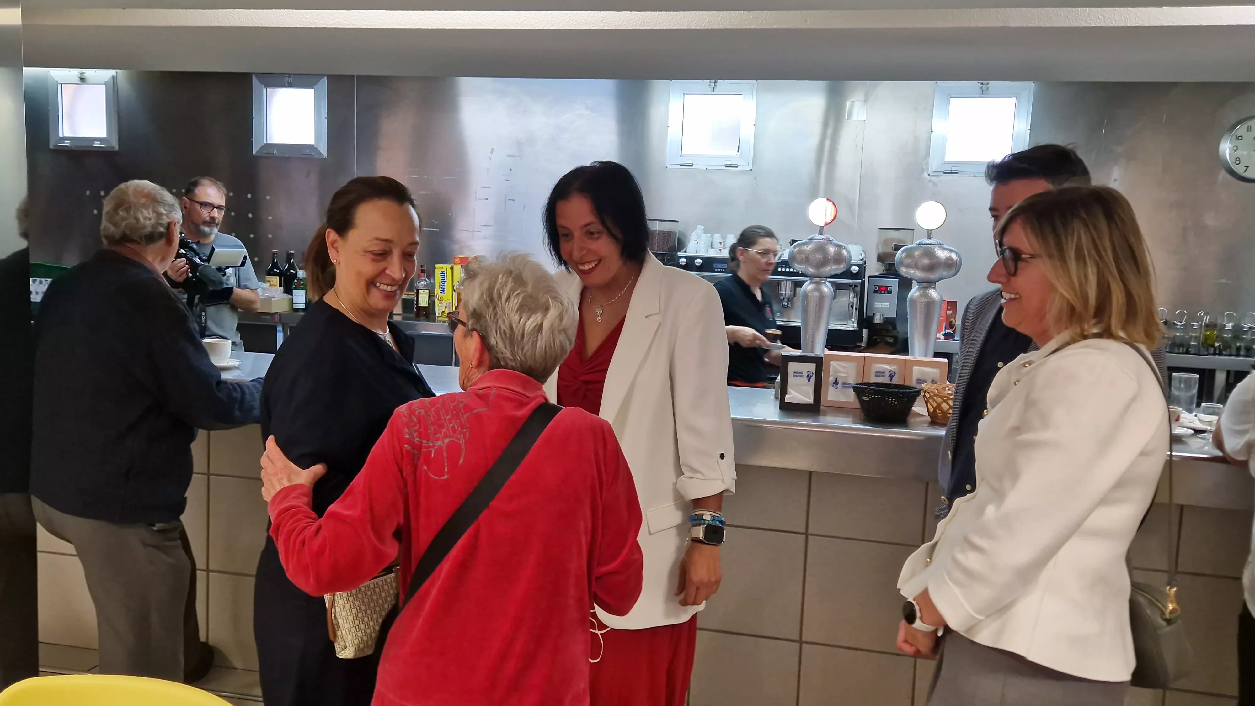 Visita de la consejera Susín al Hogar de Personas Mayores de Huesca. Foto Myriam Martínez