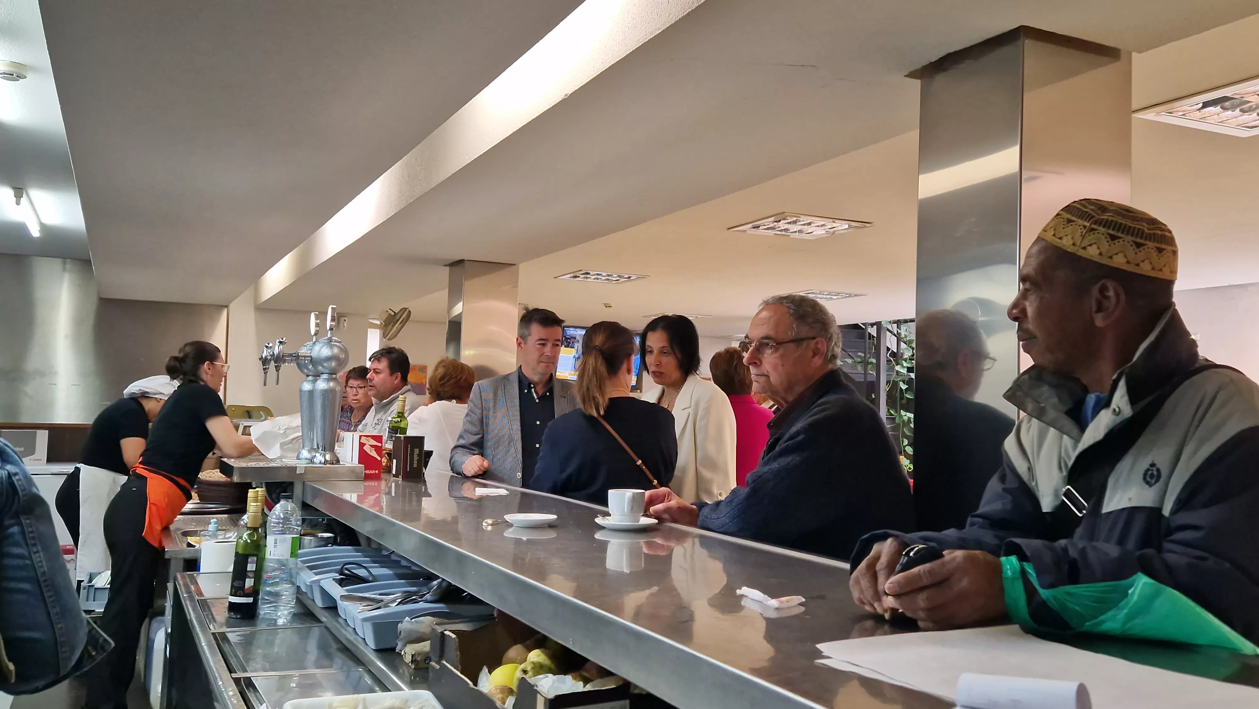 Visita de la consejera Susín al Hogar de Personas Mayores de Huesca. Foto Myriam Martínez