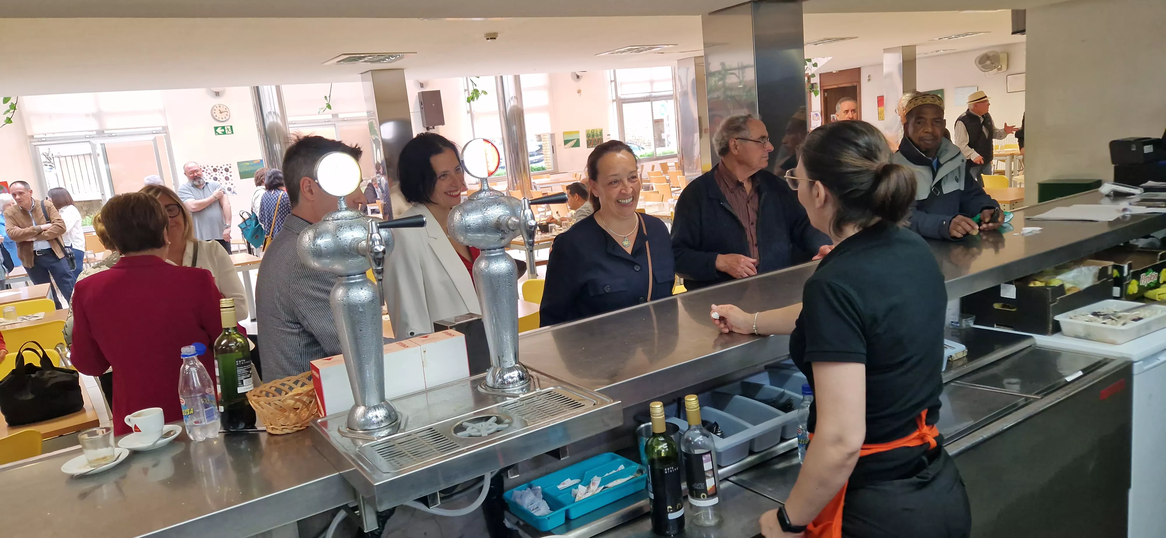 Visita de la consejera Susín al Hogar de Personas Mayores de Huesca. Foto Myriam Martínez