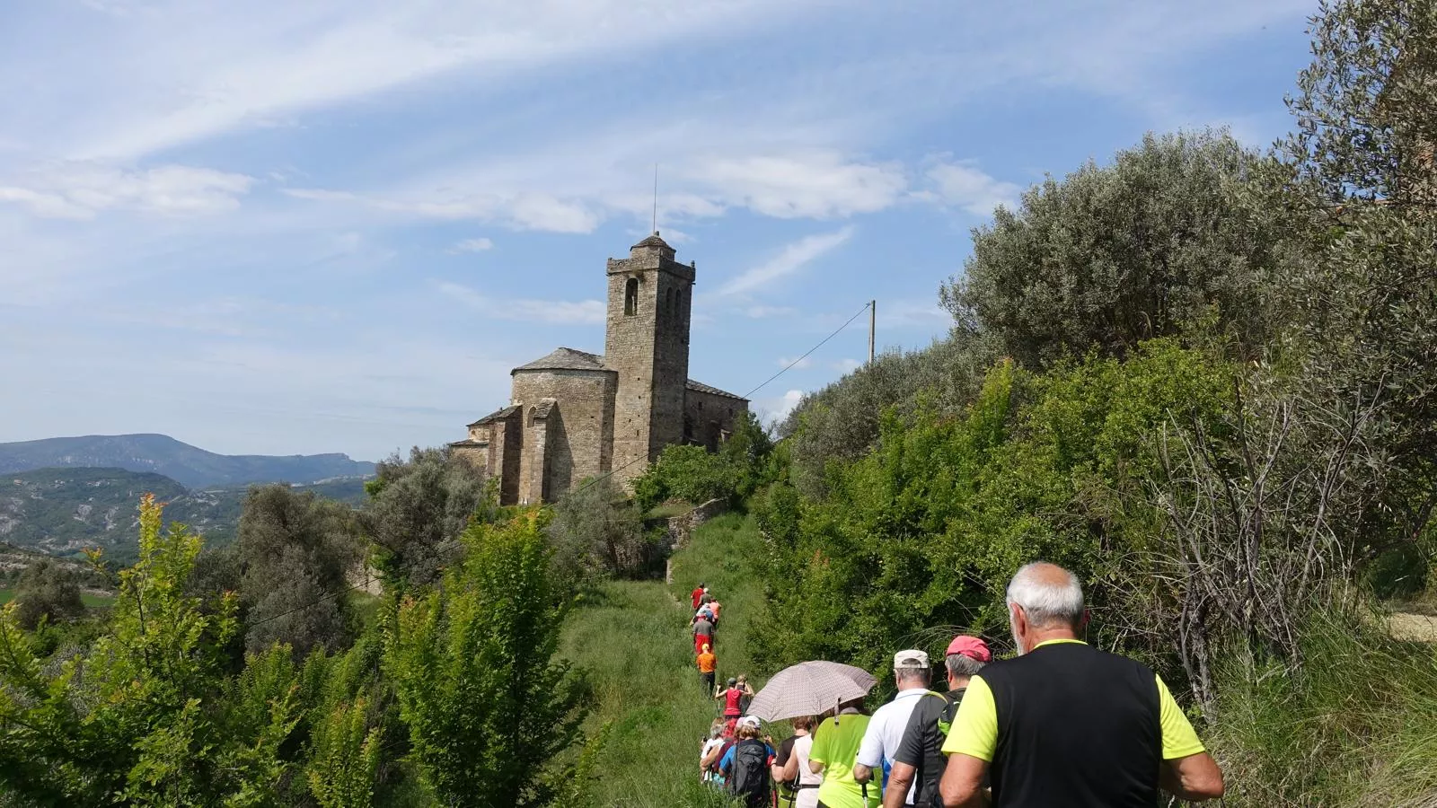 Iglesia de Santa María de Buil al fondo. Foto Alfredo Zazo