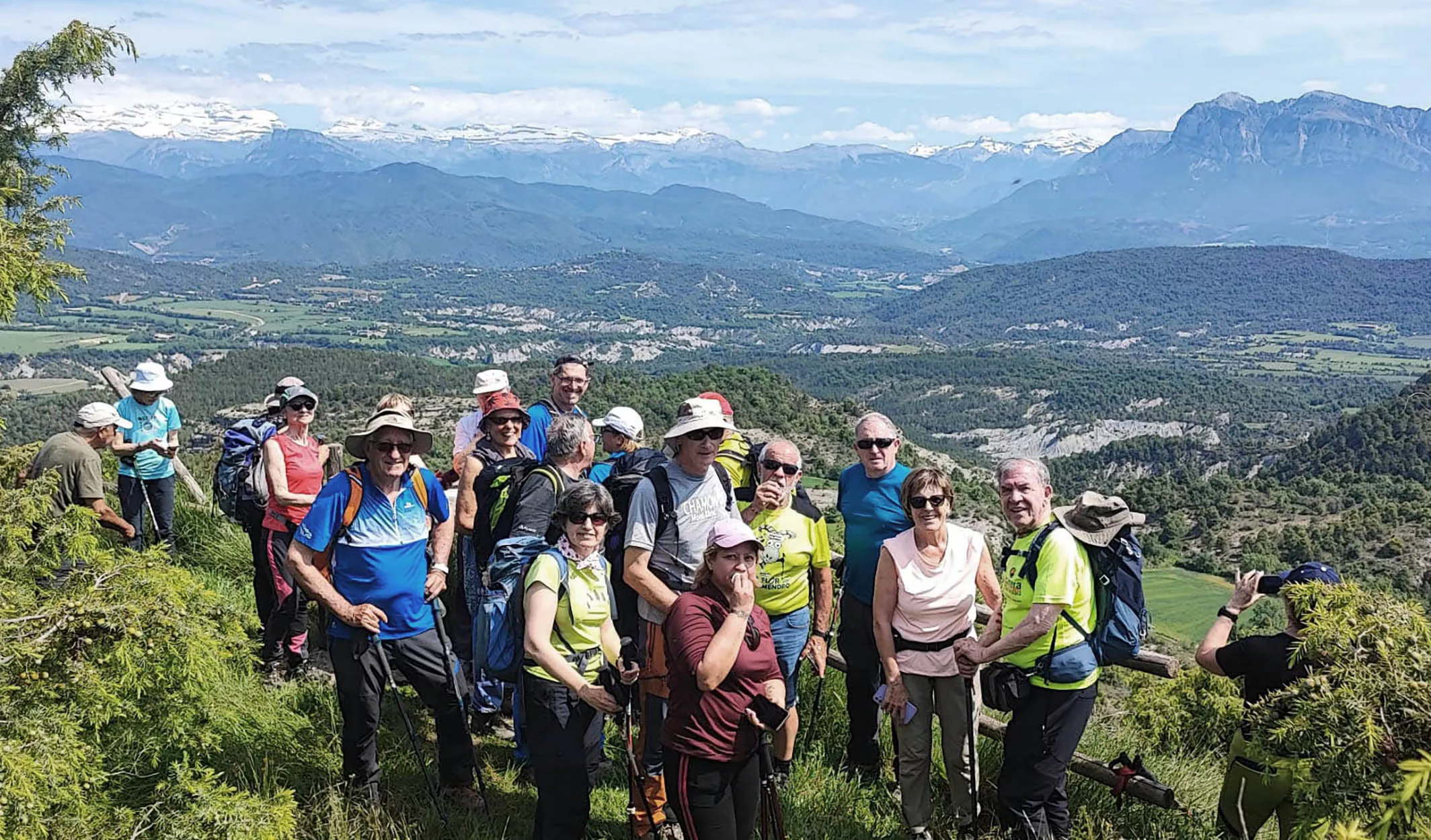 En el mirador del Castillo de Santa María de Buil. Foto Alfredo Zazo