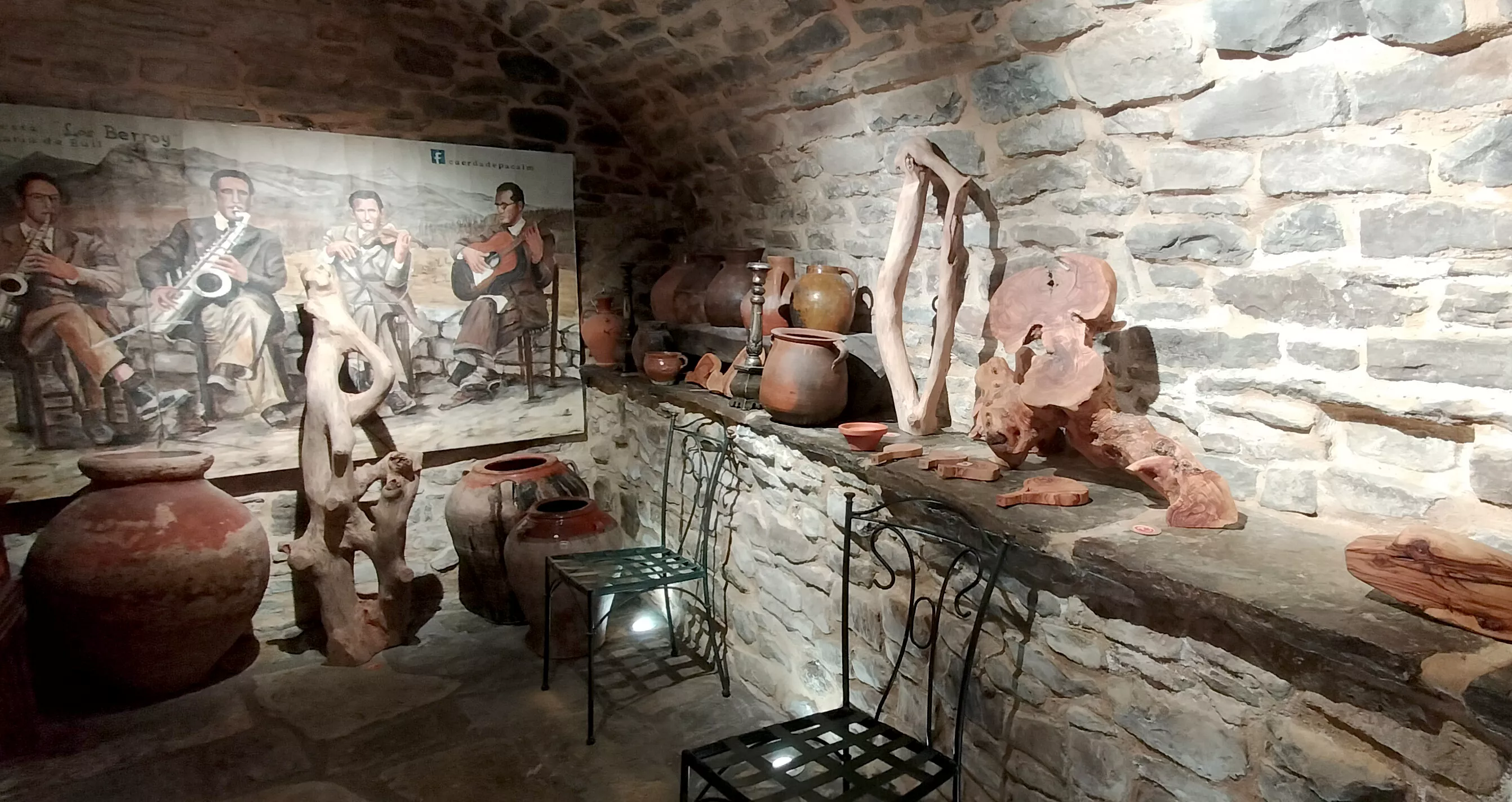 Local social-cultural Casa Lueza en Santa María de Buil. Foto Alfredo Zazo