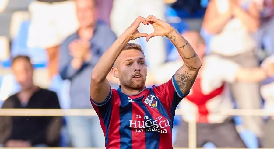 Diego González, jugador del Huesca.