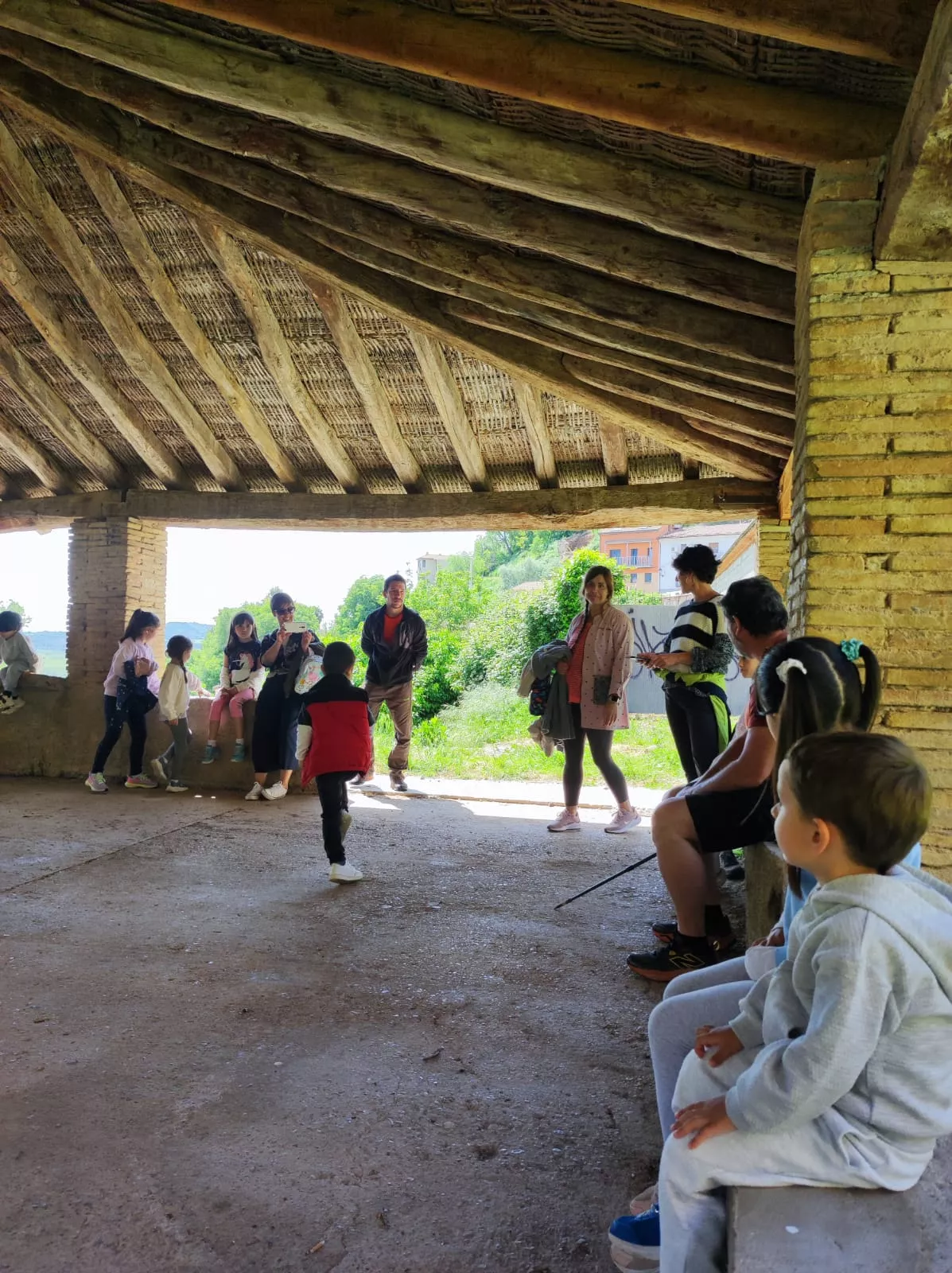 Actividad descubriendo las aves del alumnado de Bolea.