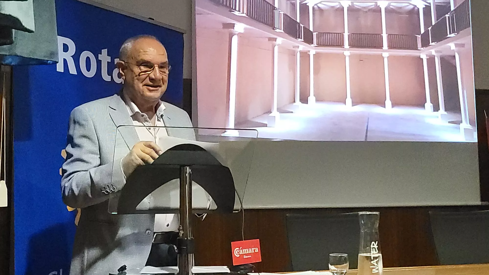 Distinción Rotaria a Luis Casáus y el Teatro de Robres