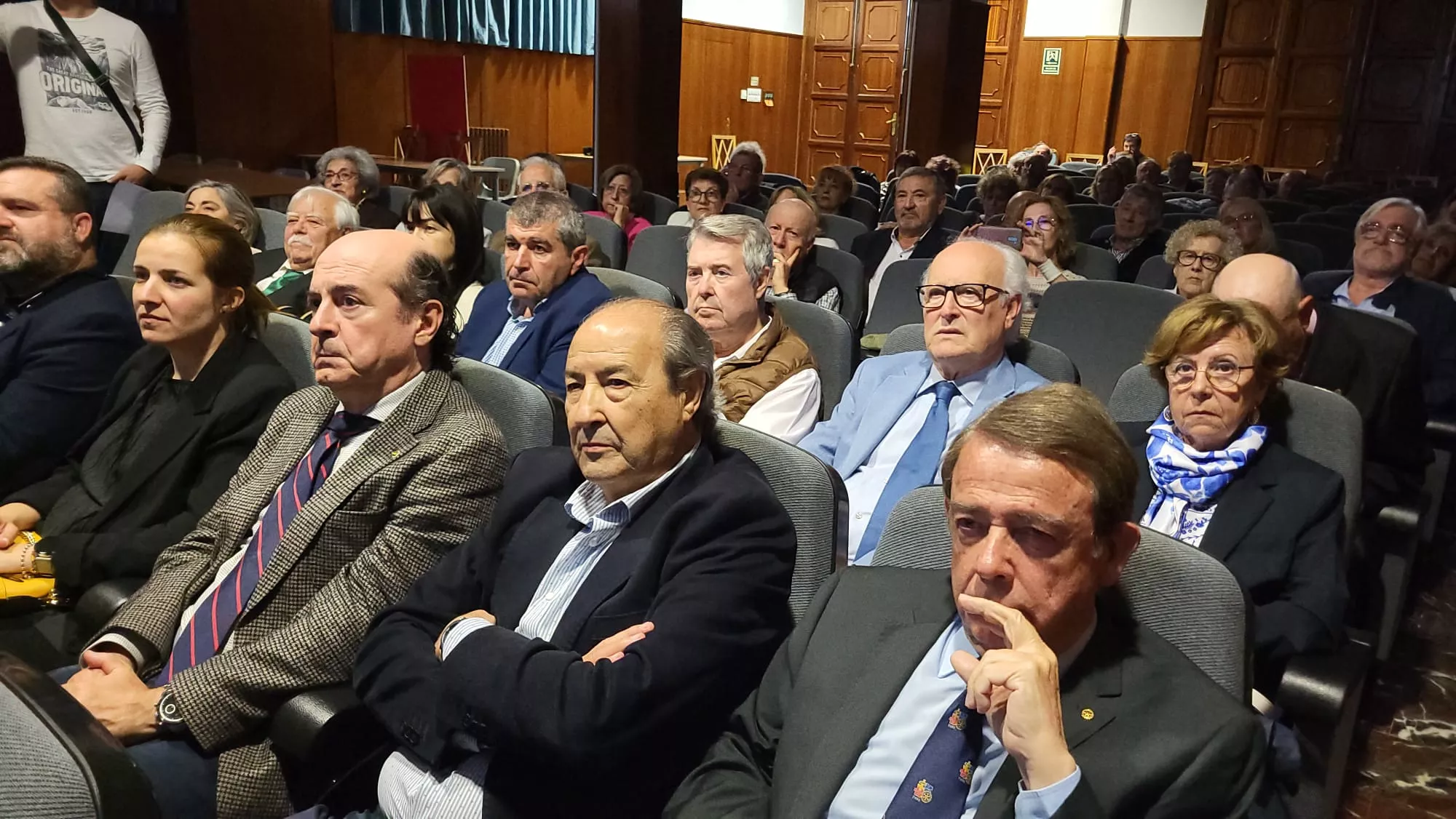 Distinción Rotaria a Luis Casáus y el Teatro de Robres