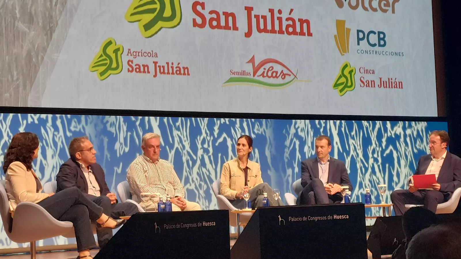 Mesa redonda en la jornada El Campo te Llama sobre la inversión en I+D en cereales