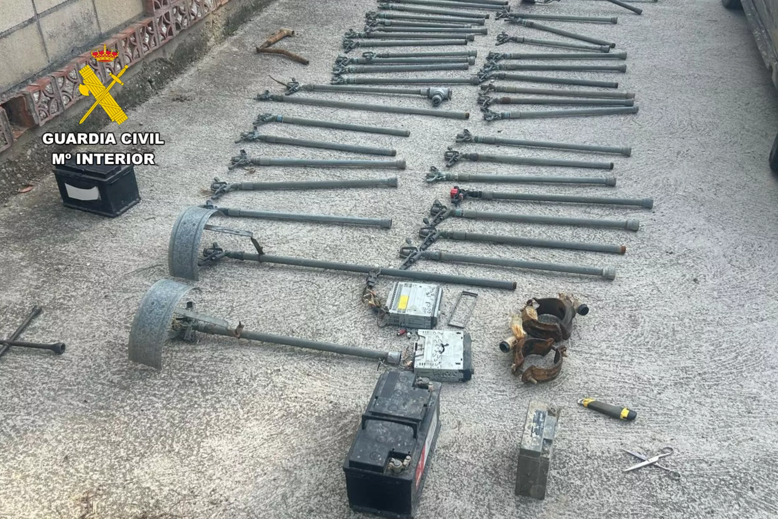 Detenido un vecino de Monzón por el hurto de 55 aspersores en una finca de Sariñena.