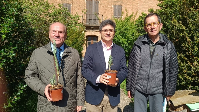 Félix Longás, Alfonso y Daniel Gómez en el Monasterio Nuevo de San Juan de la Peña. Félix Longás, Alfonso y Daniel Gómez en el Monasterio Nuevo de San Juan de la Peña.