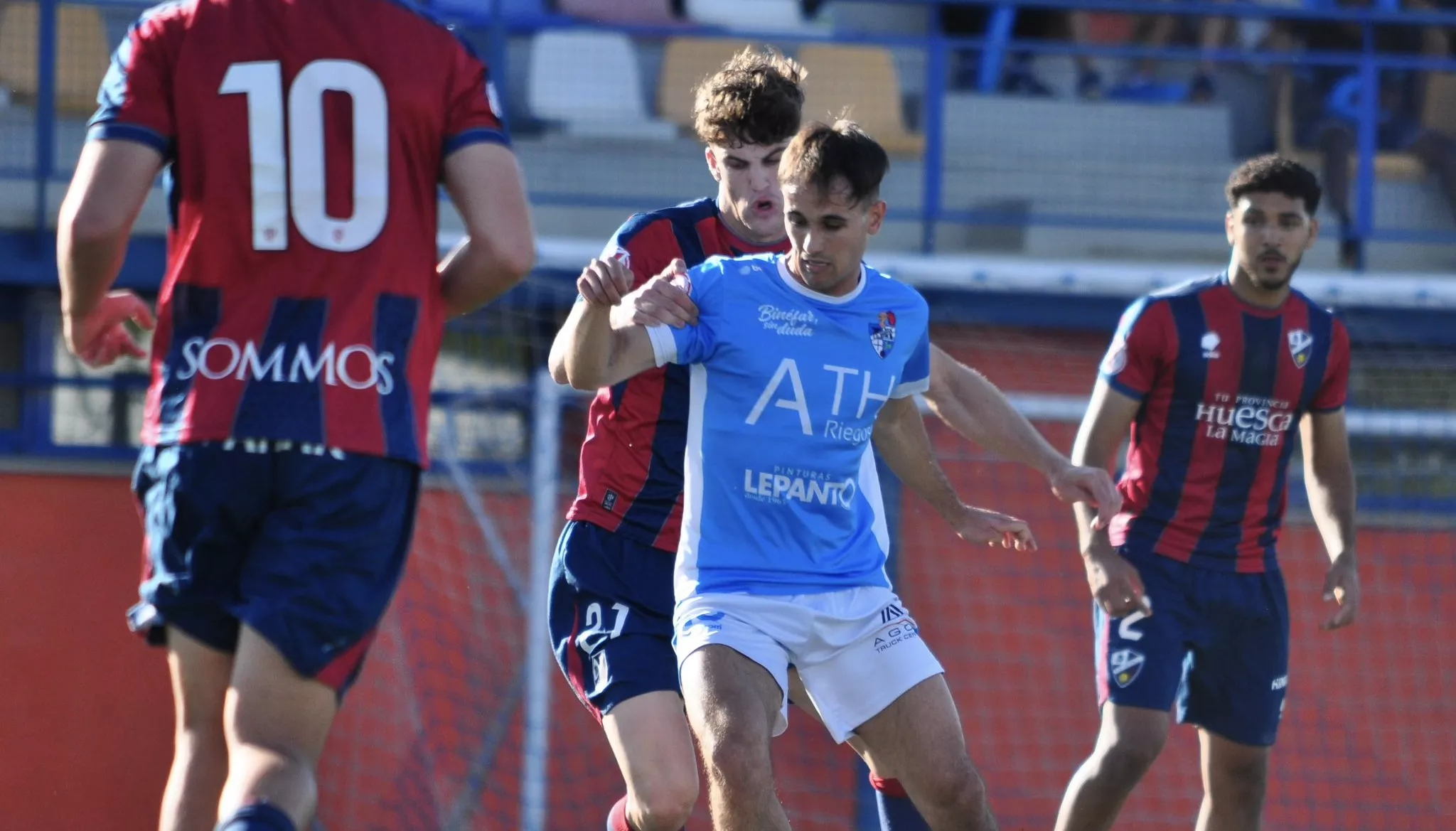 Partido de la ida entre Binéfar y Huesca B con victoria celeste.