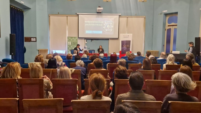 Prácticamente lleno en el Salón Azul del Casino. Foto Myriam Martínez