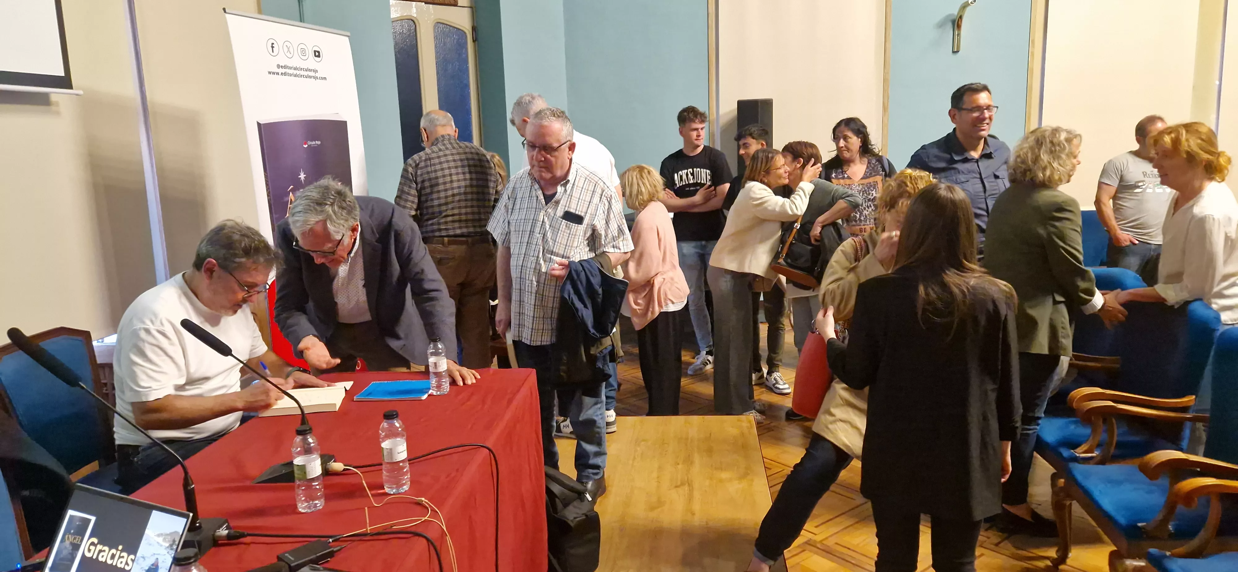  charla con Javier González Castellano y Cruz Blanca sobre el suicidio